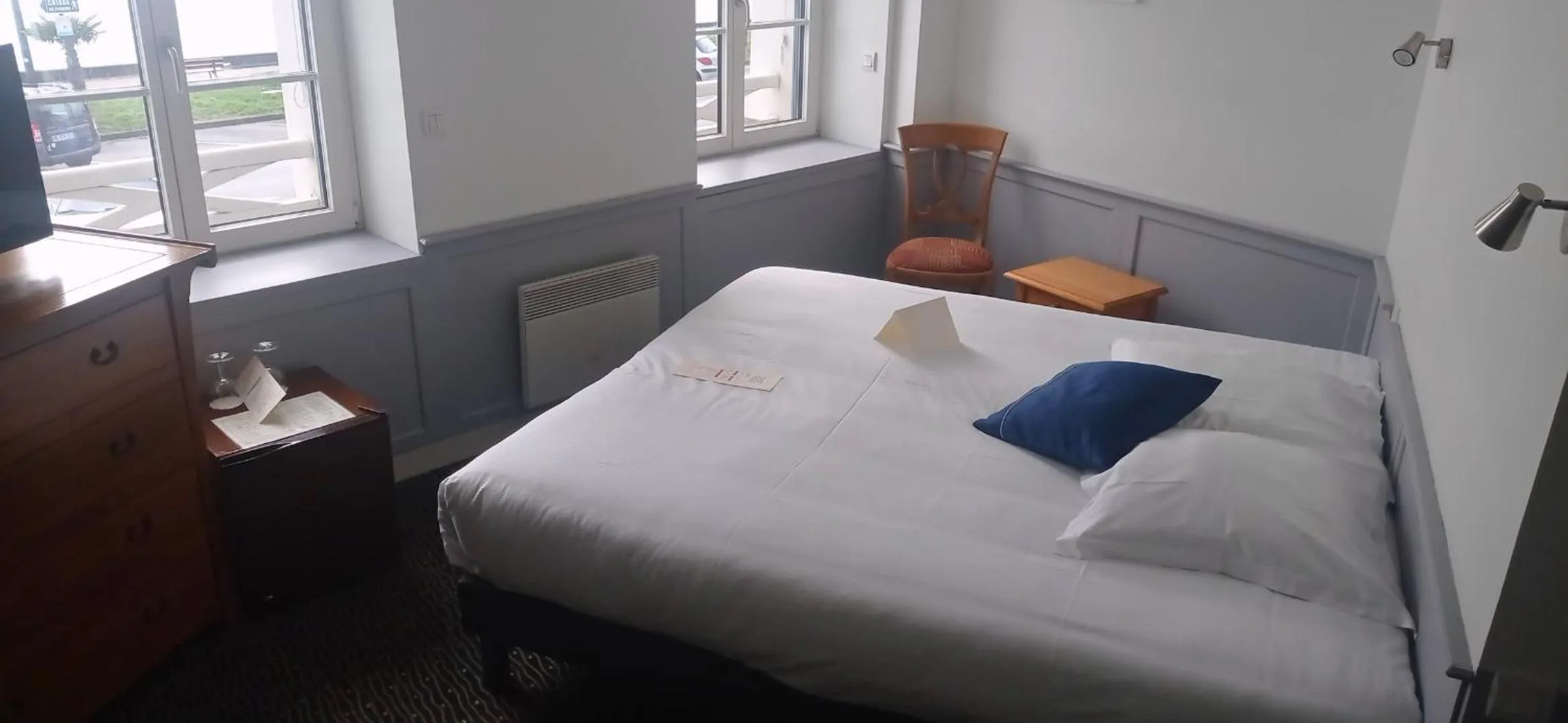 Photo of the whole room, Bed in Le Querrien