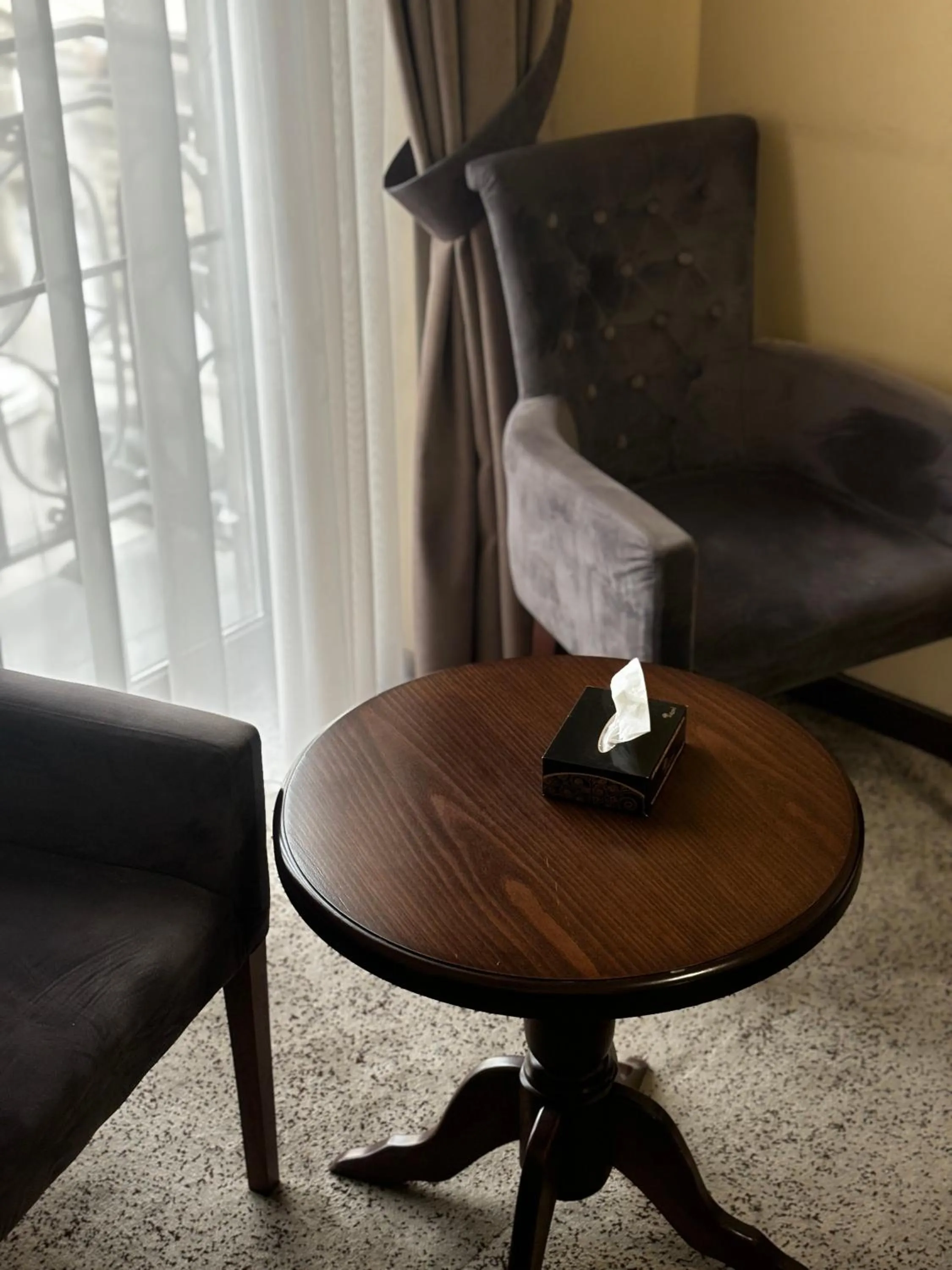 Seating area in Boulevard Hotel