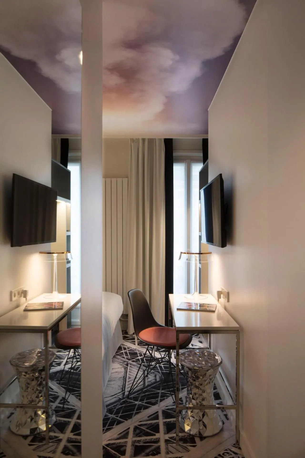 Seating area in Nouvel Hôtel Eiffel