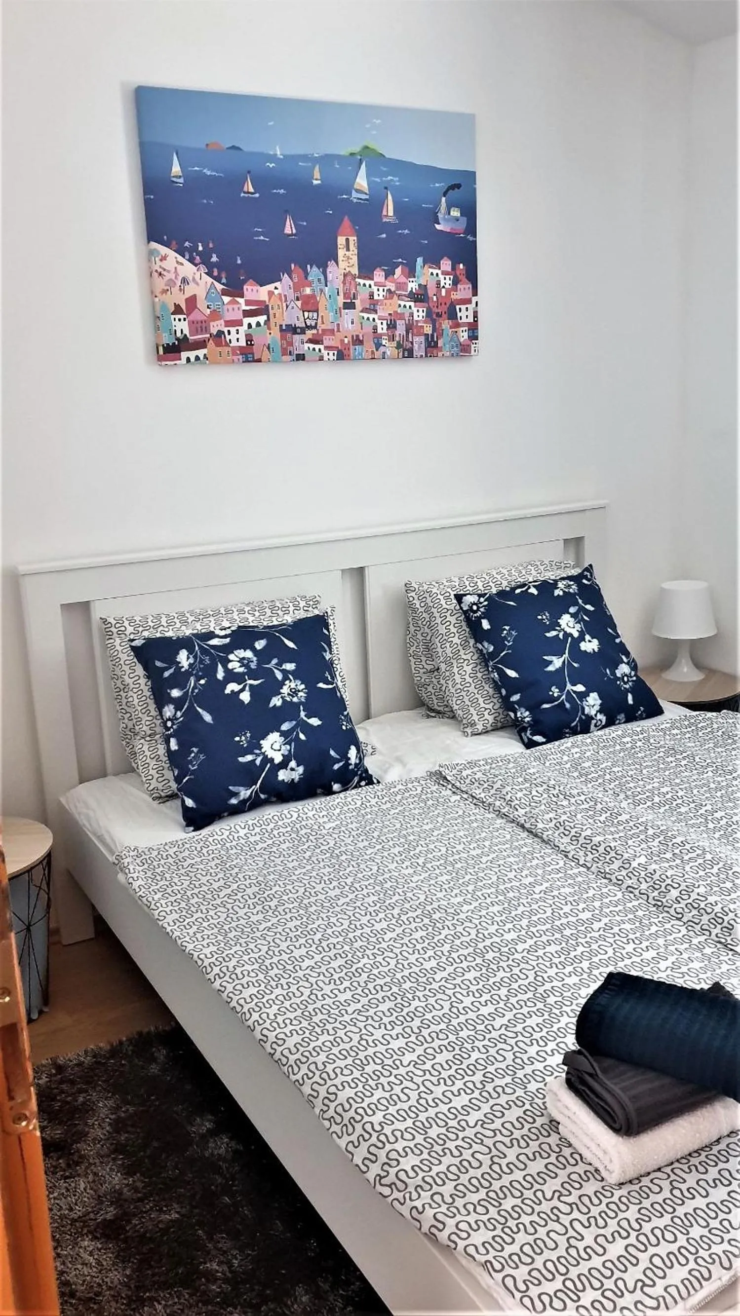 SUMMER NOVALJA Spacious Holiday Home with Private Garden, BBQ & 2 Parking Spaces