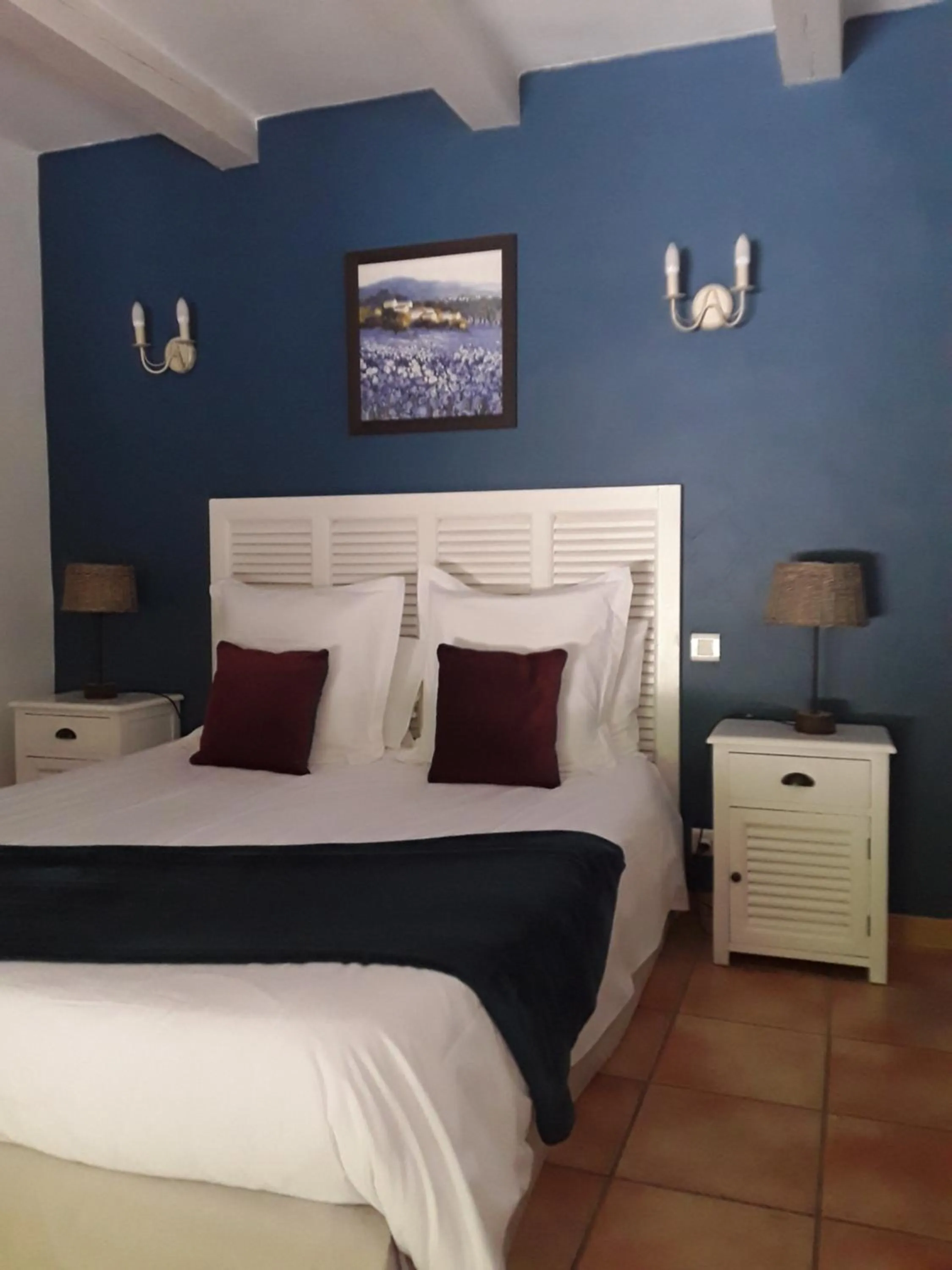 Photo of the whole room, Bed in Mas de l'ile