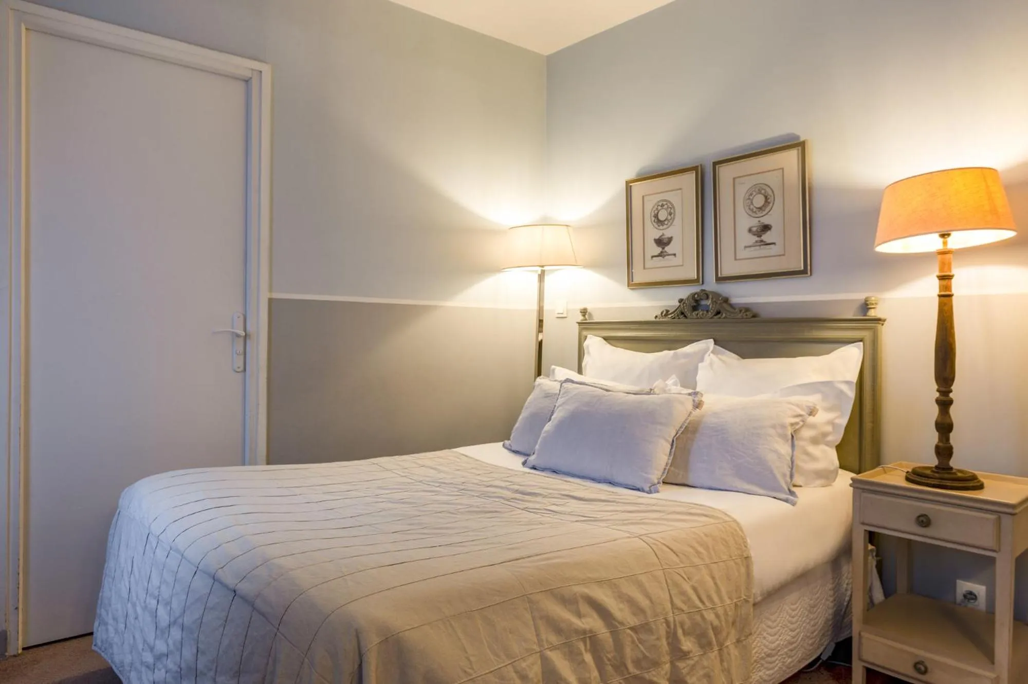 Bedroom, Bed in Hôtel Traiteur Les Ormes, The Originals Relais