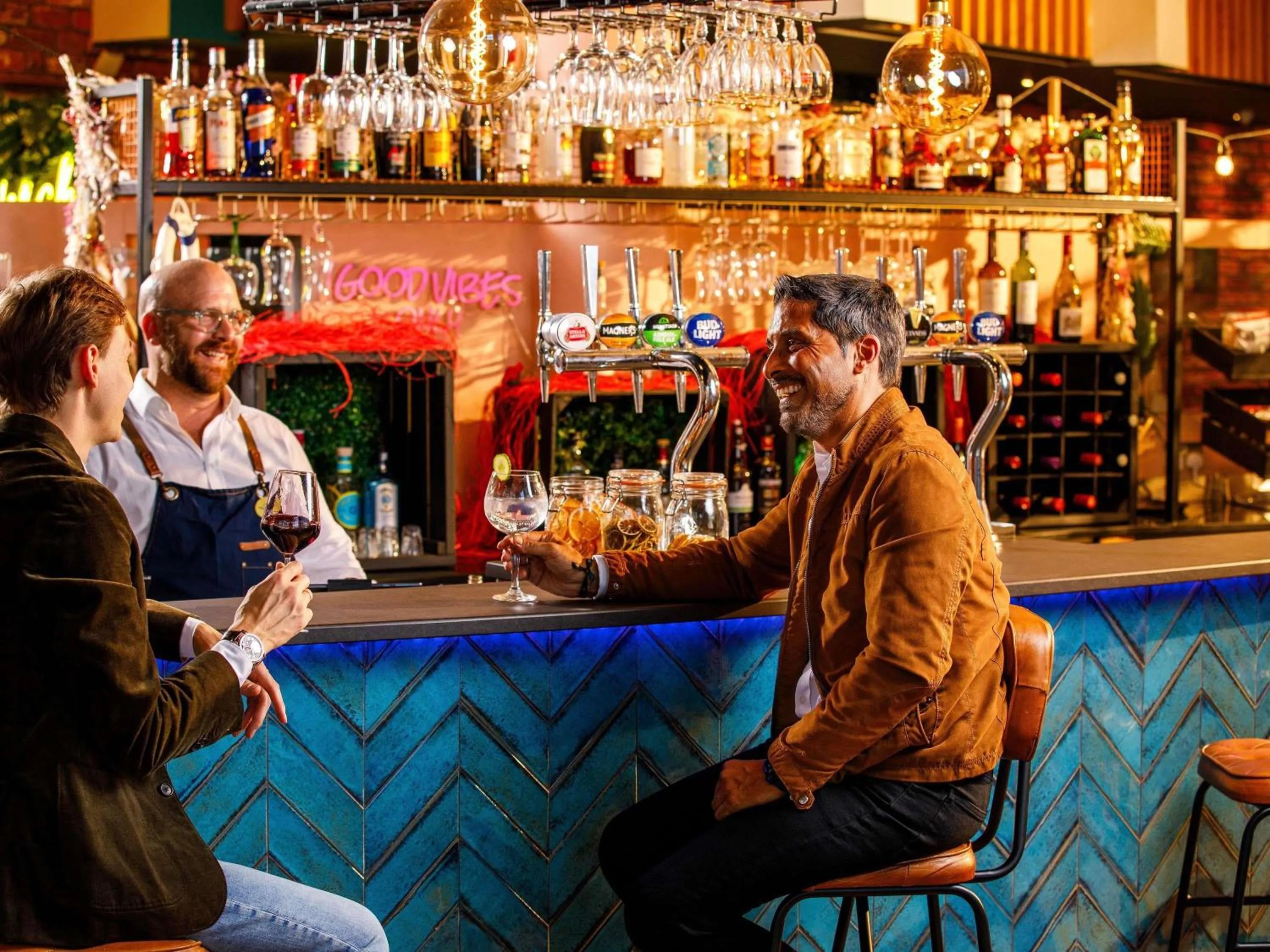 Lounge or bar in Novotel London Greenwich