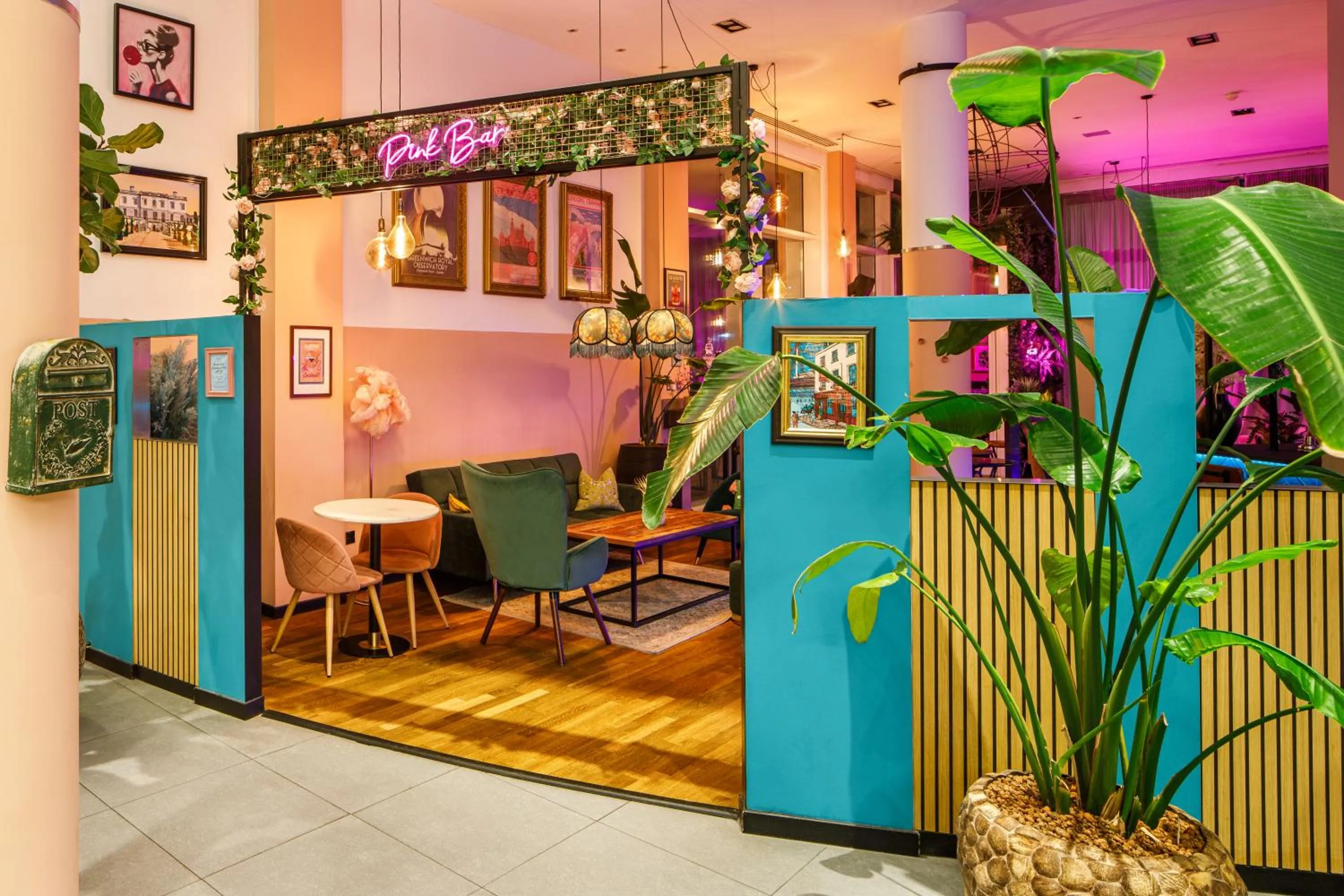 Restaurant/places to eat in Novotel London Greenwich