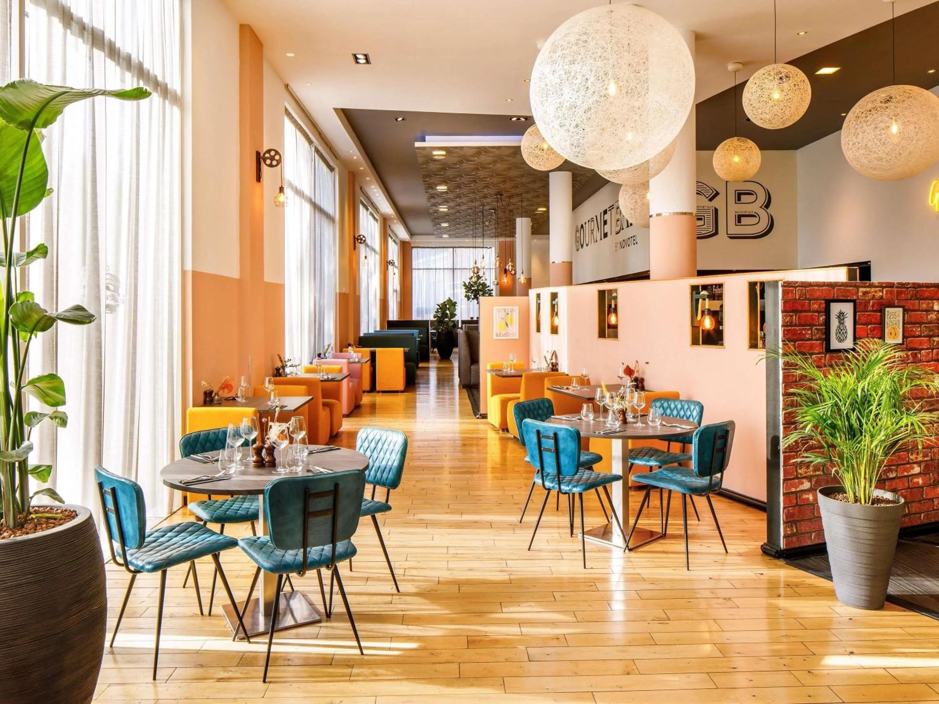 Restaurant/places to eat in Novotel London Greenwich
