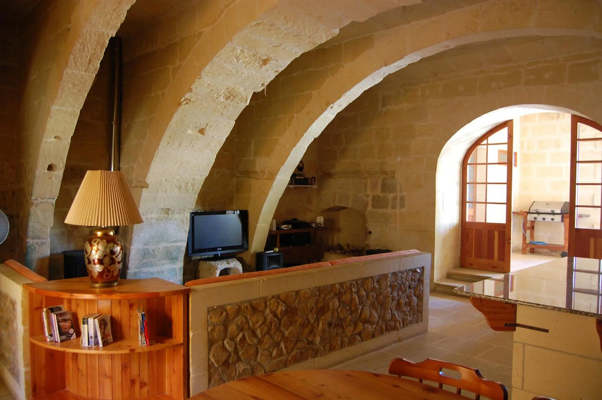 Communal lounge/ TV room in Mood Farmhouse Mythology