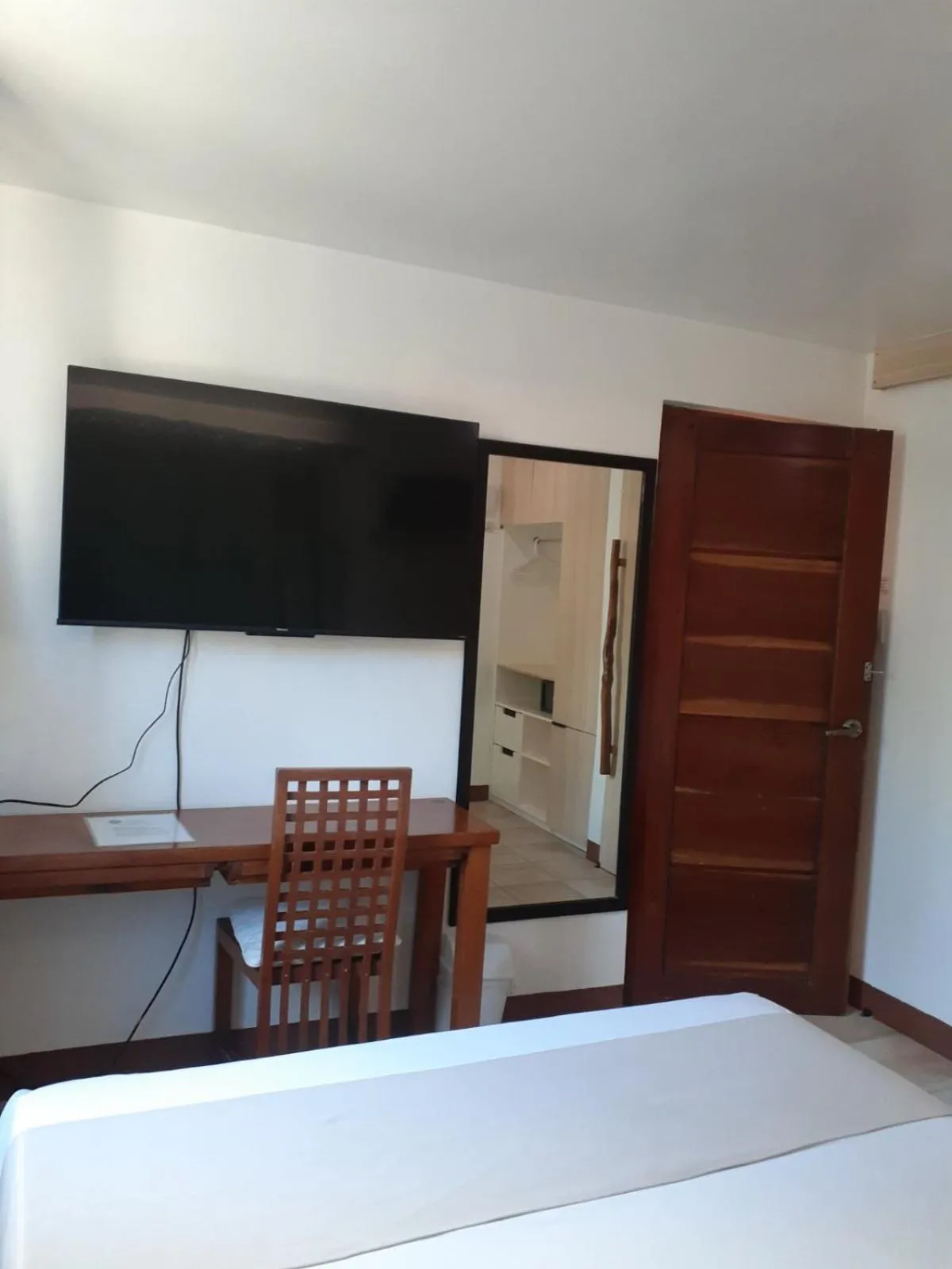 Bedroom, Bed in Bluewaves Beach House