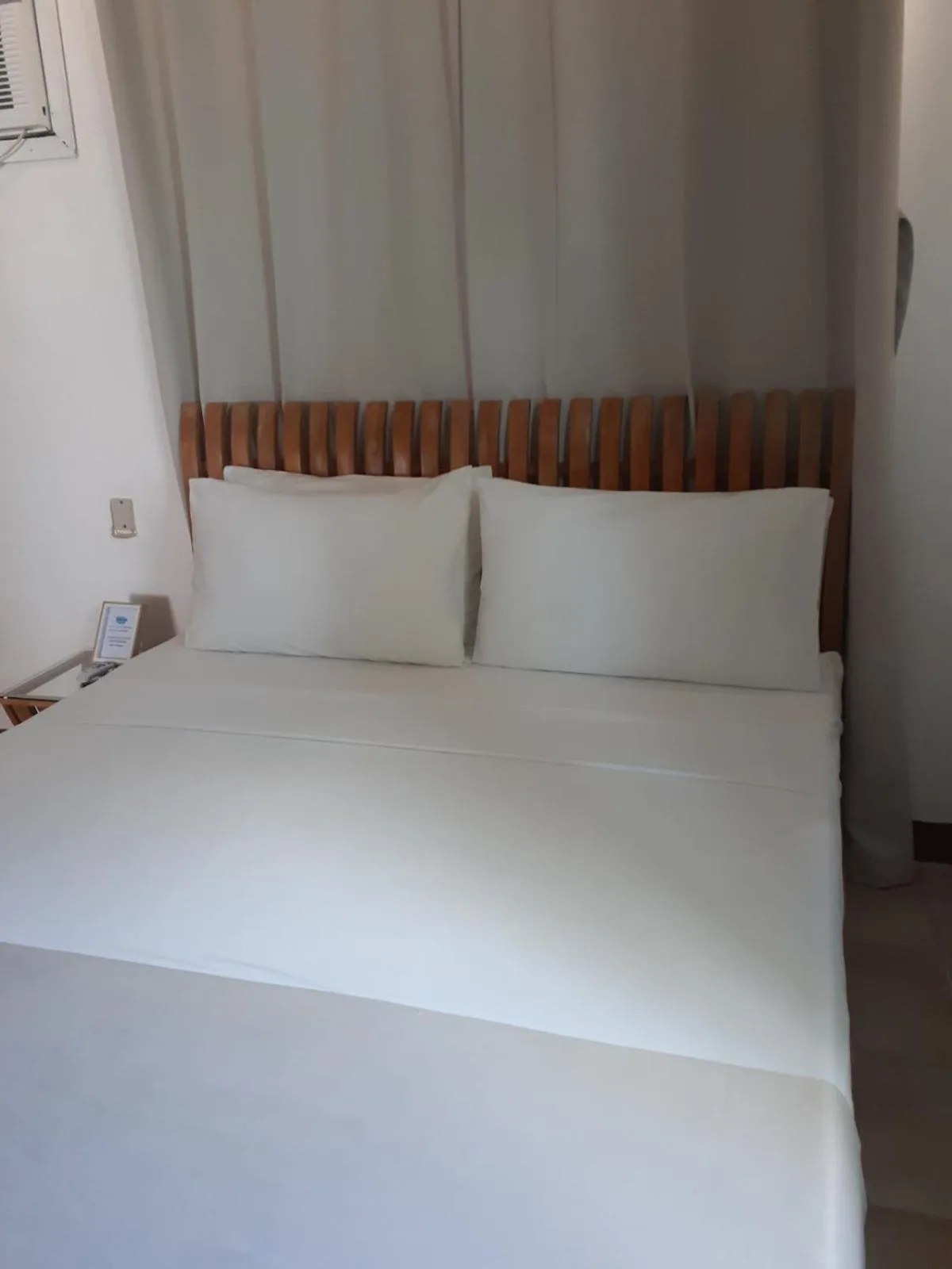 Bedroom, Bed in Bluewaves Beach House