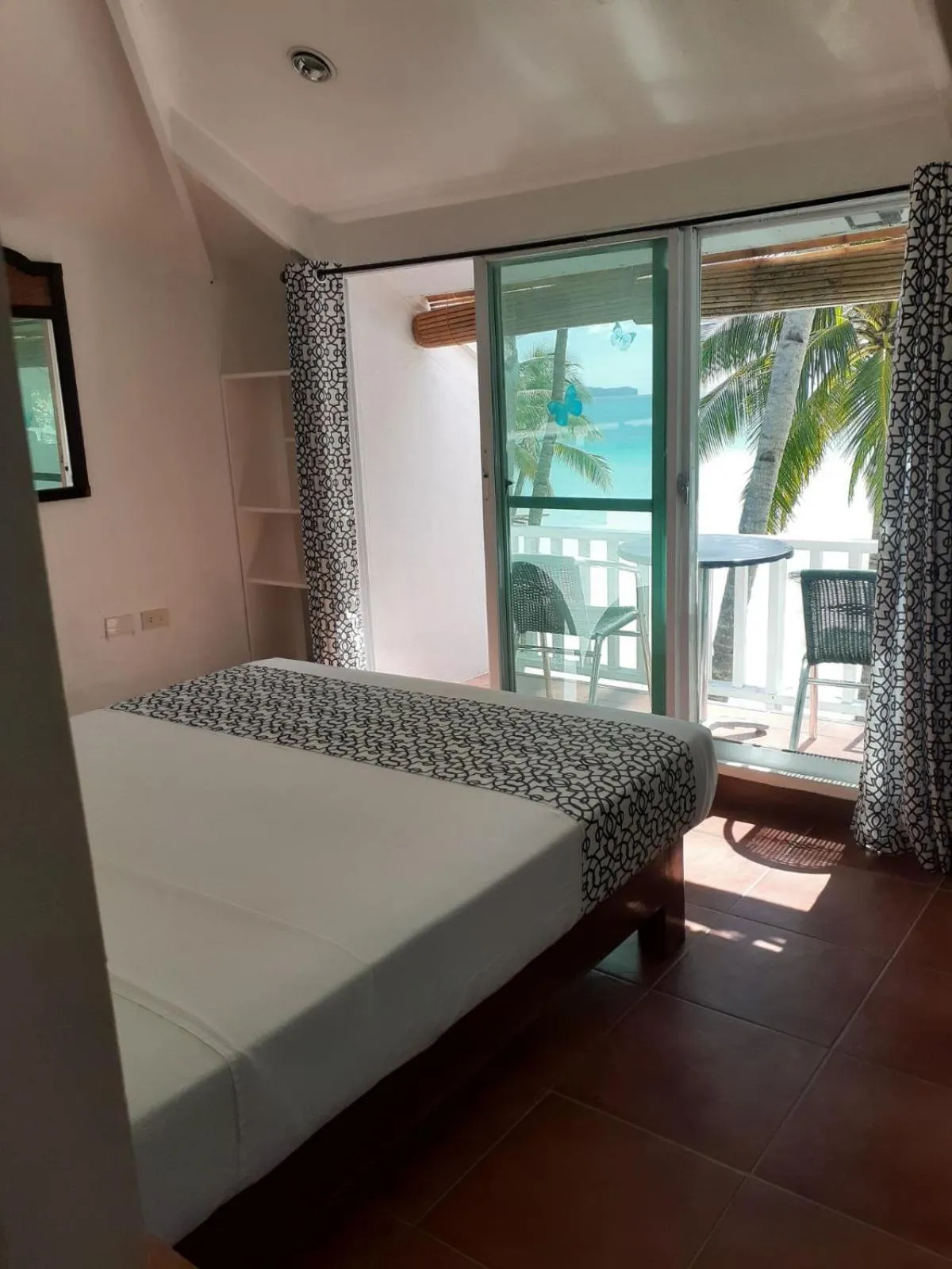 Bedroom, Bed in Bluewaves Beach House