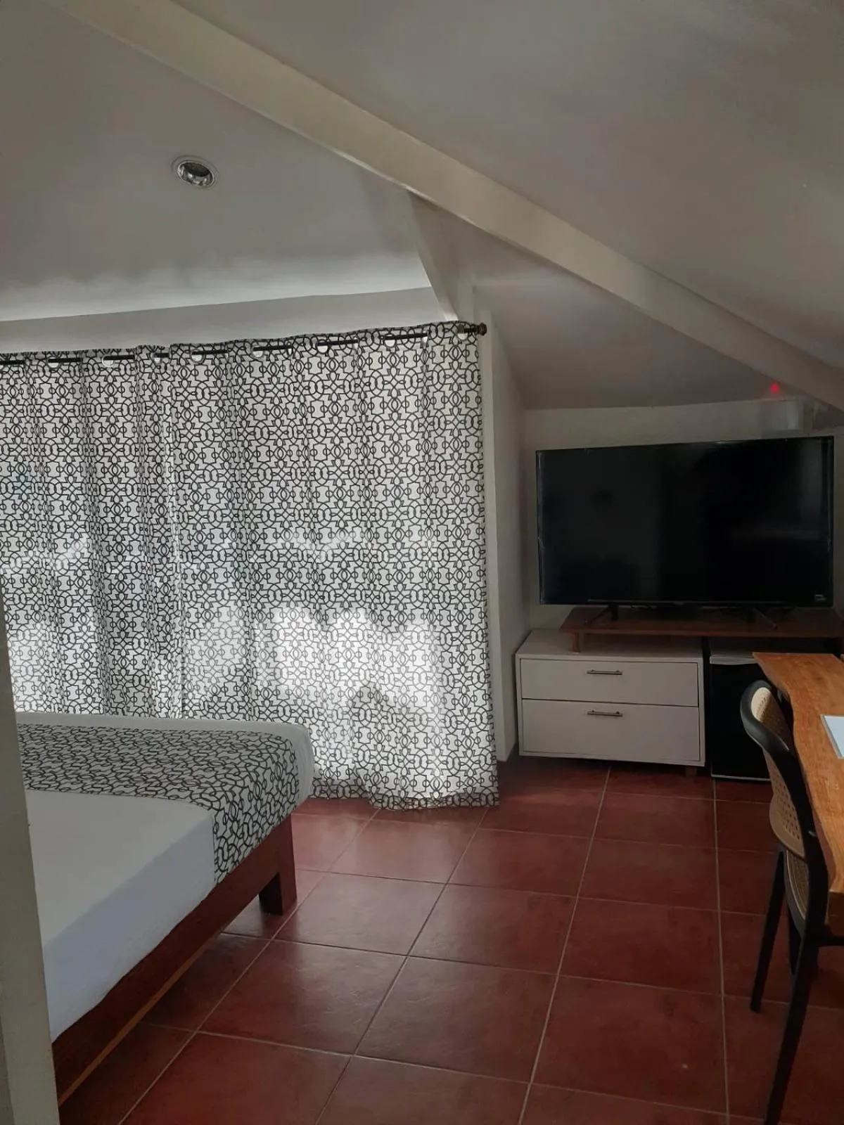 Bedroom, Bed in Bluewaves Beach House