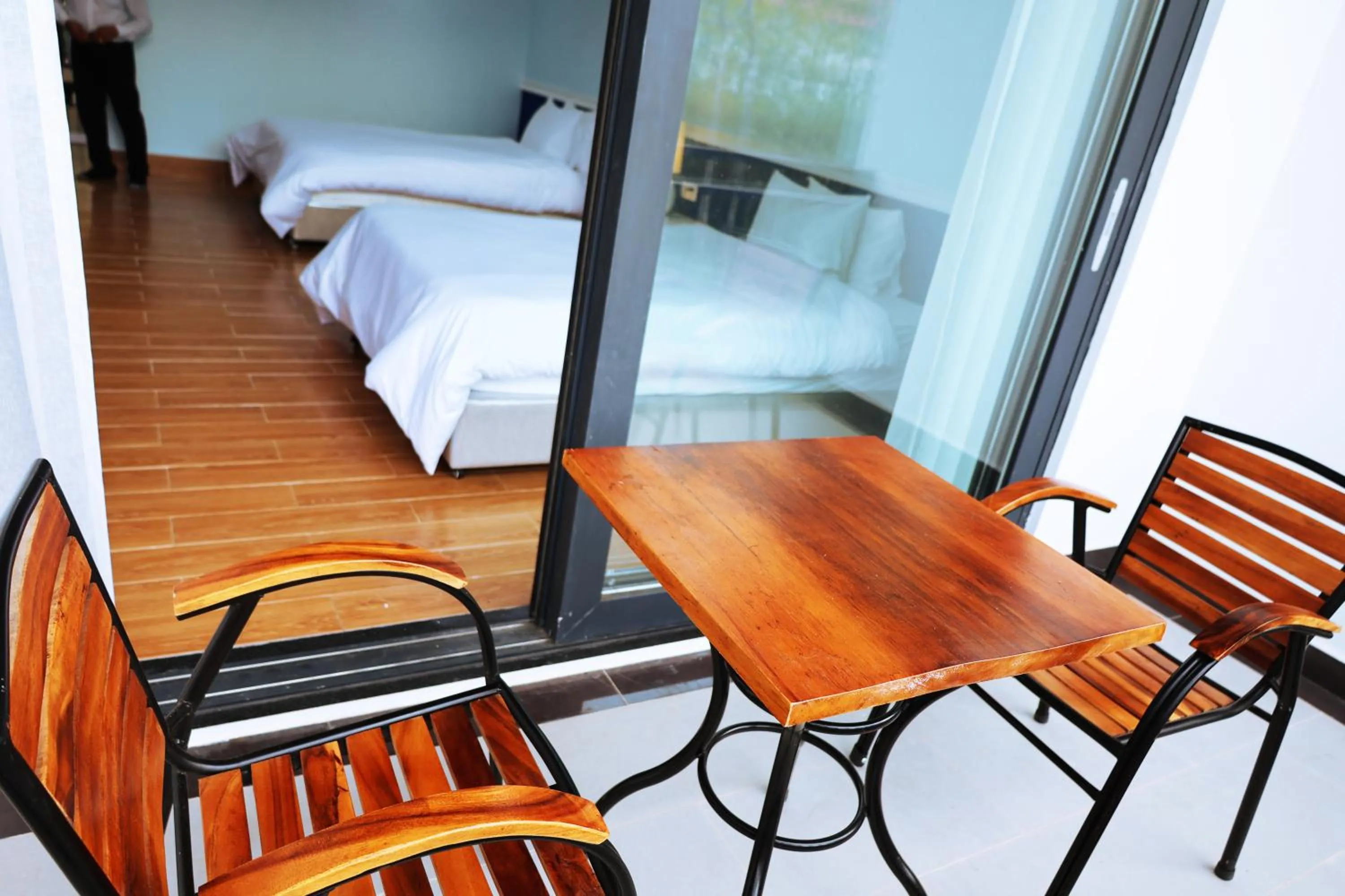 Balcony/Terrace, Bed in Shanghai Resort