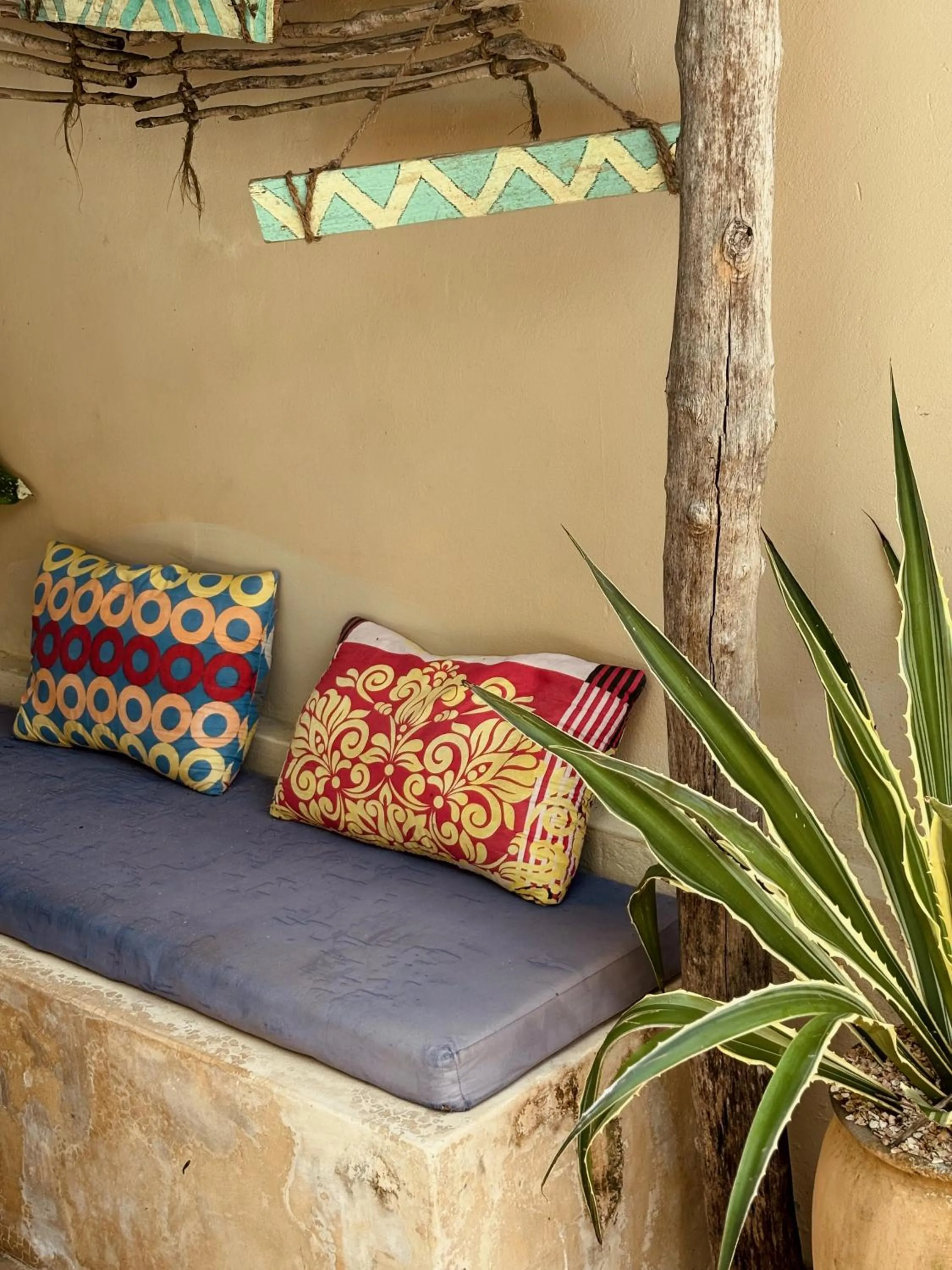 Seating area, Bed in Ebb & Flow