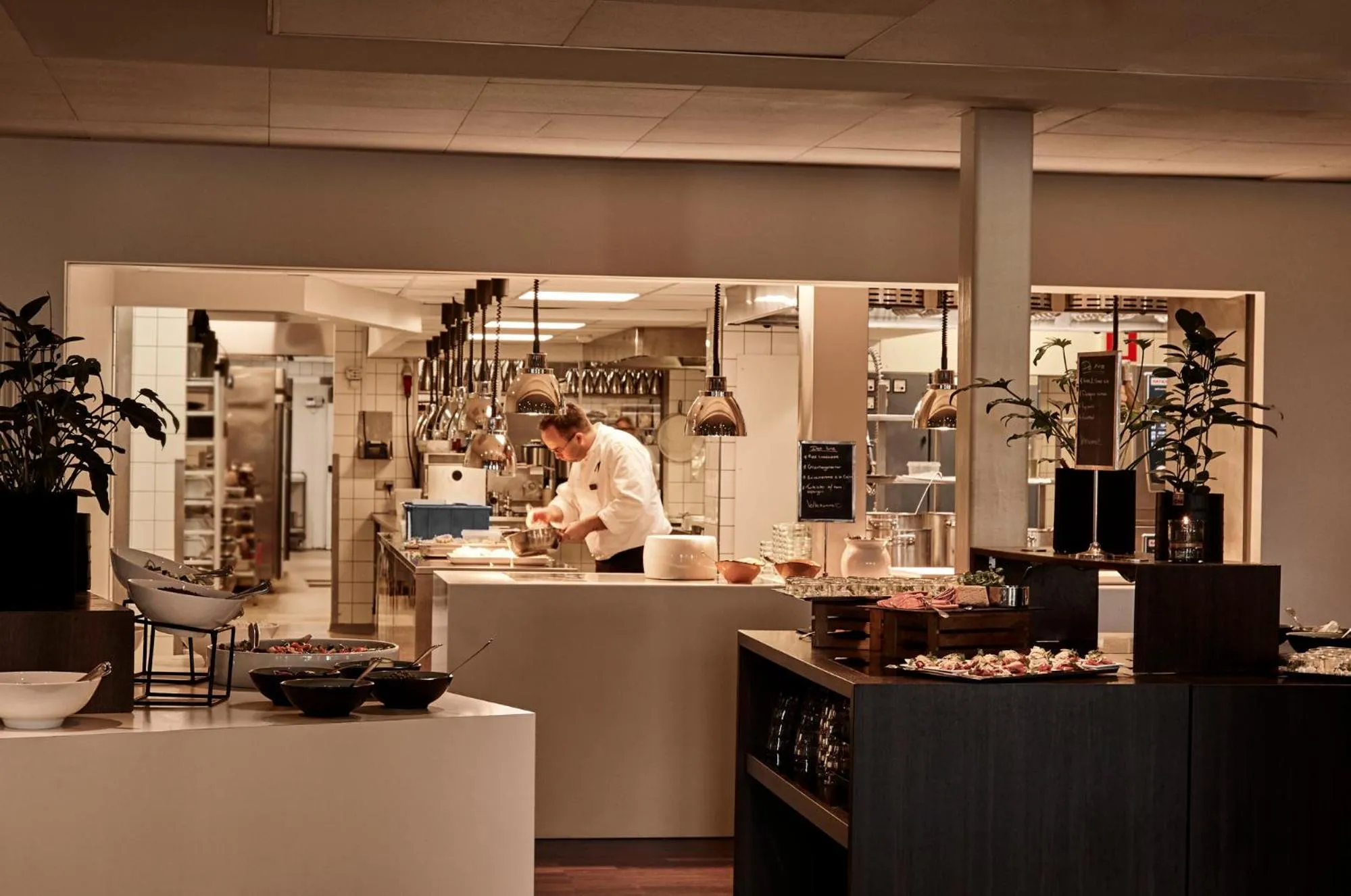 Restaurant/places to eat in Comwell Kellers Park