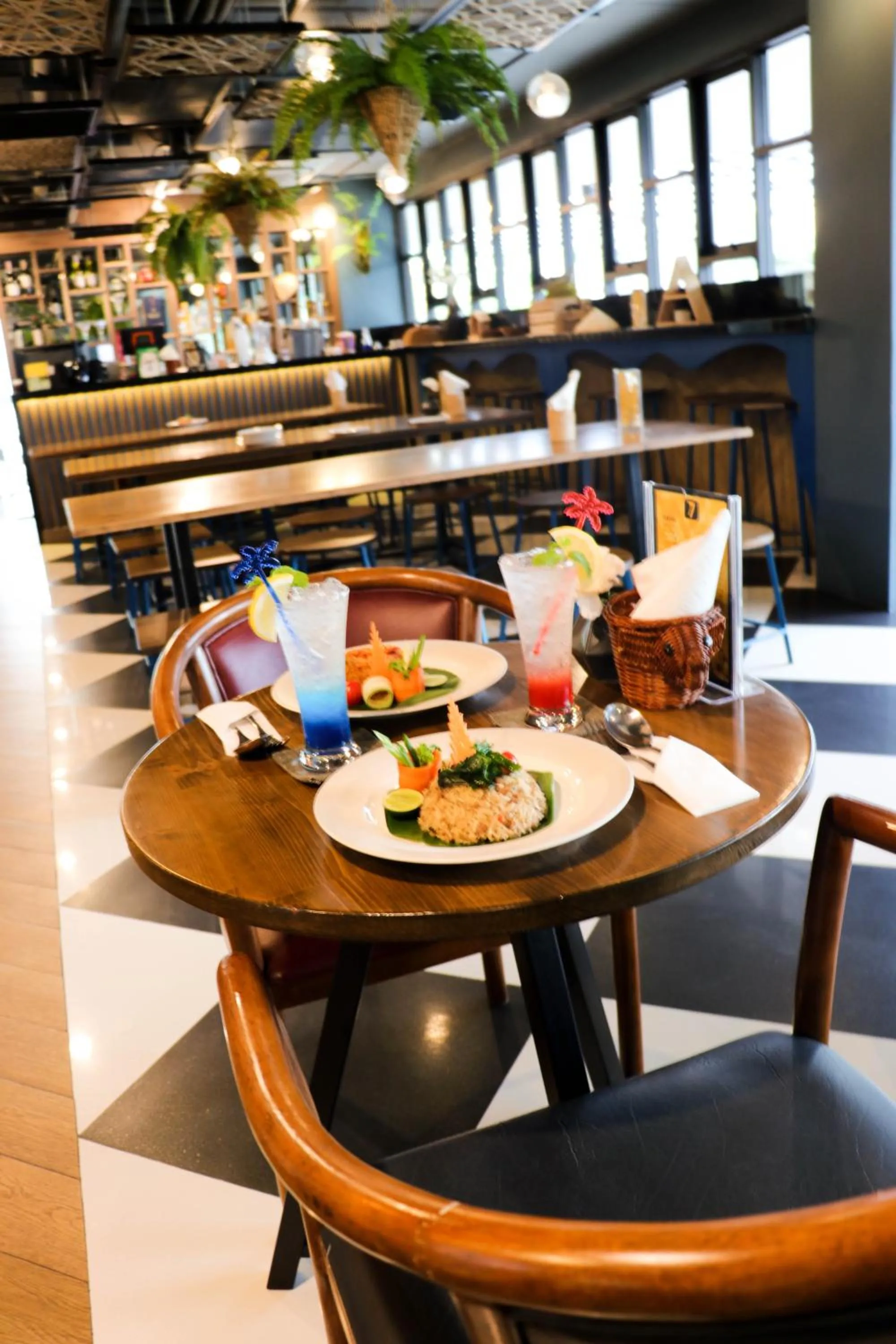 Lounge or bar in W Station