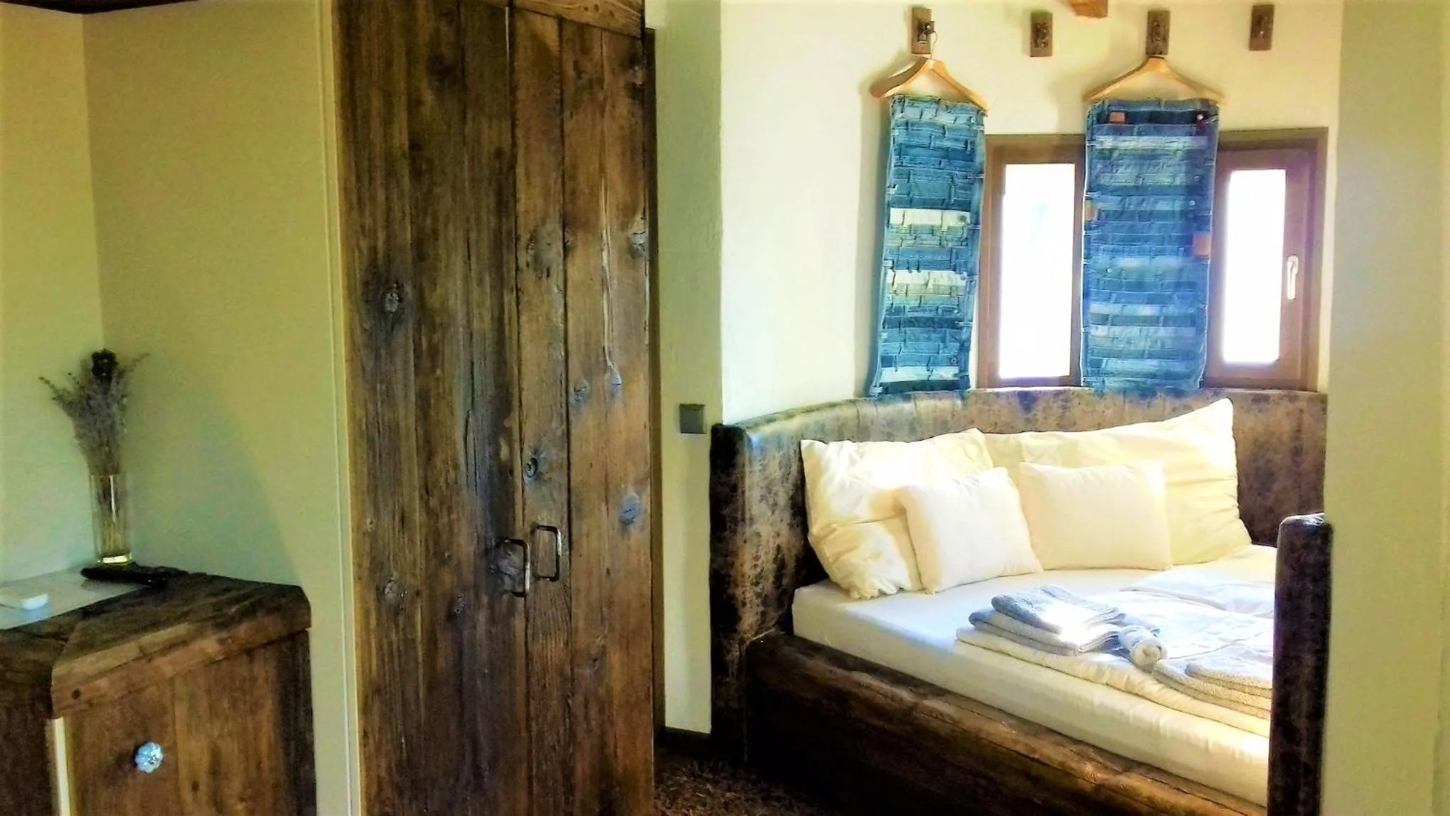 Double Room with Garden View - single occupancy in Vintage Home Vendégház