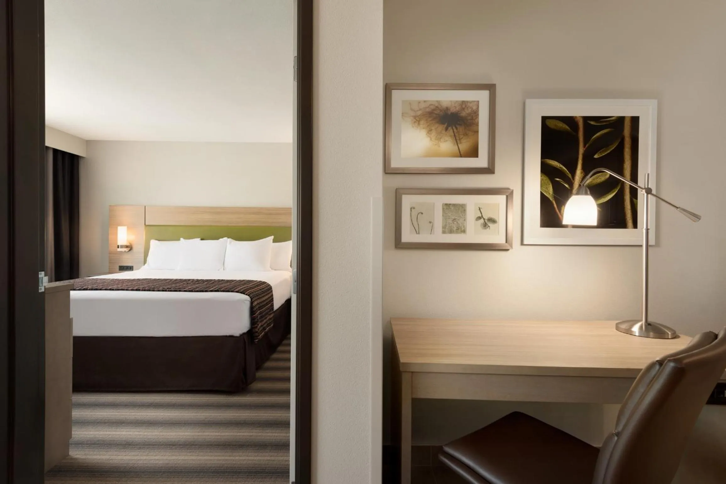 Bed in Country Inn & Suites by Radisson, Indianola, IA