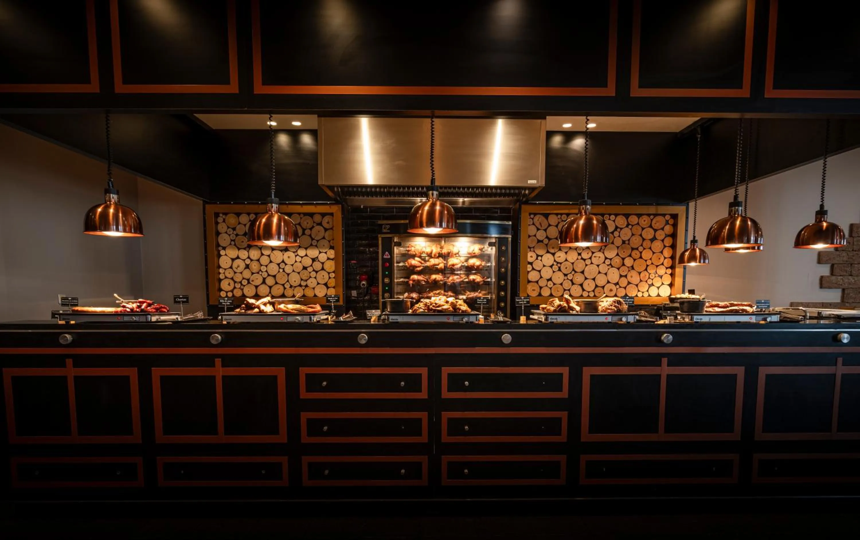 Restaurant/places to eat in Dream Castle Hotel Marne La Vallee