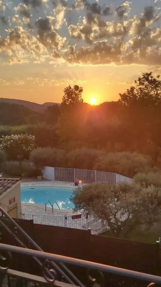 Pool view in Le Rieufroid