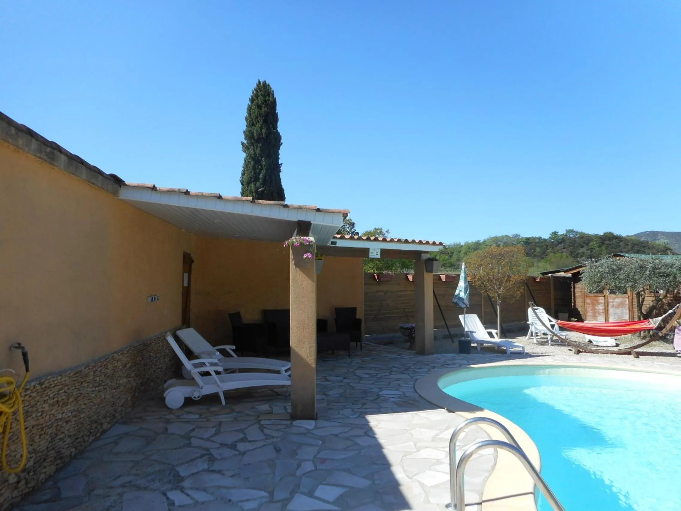 Swimming pool in Le Rieufroid