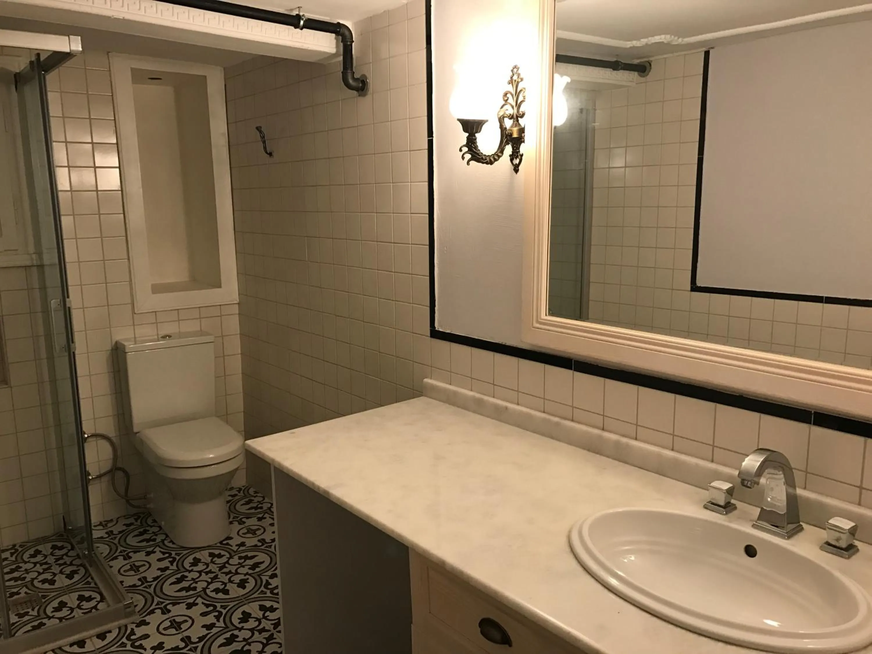 Shower in Büyük Konak İzmir