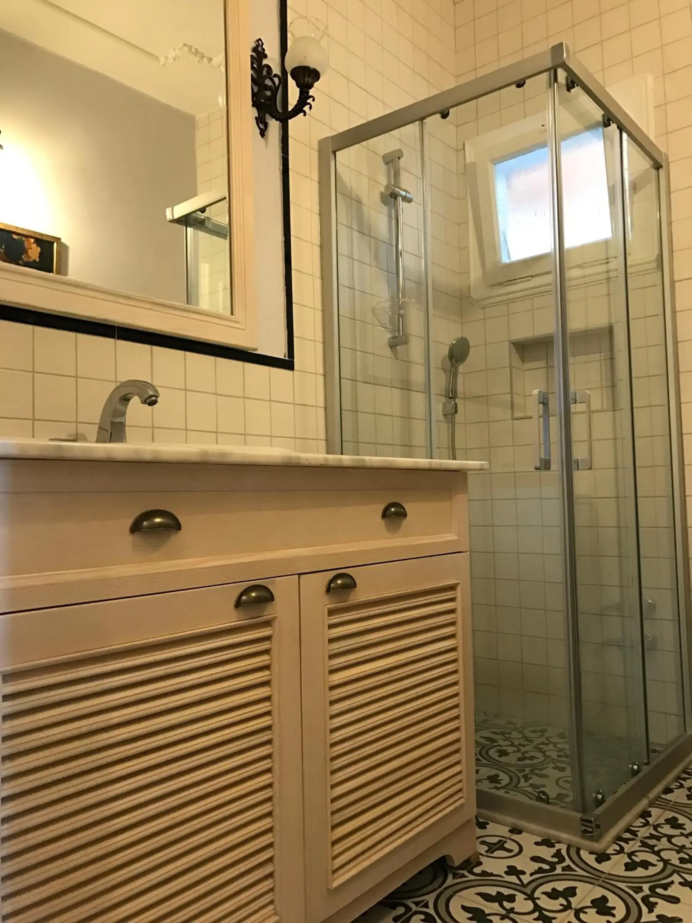 Superior Apartment with Sea View in Büyük Konak İzmir Superior Apartment with Sea View in Büyük Konak İzmir