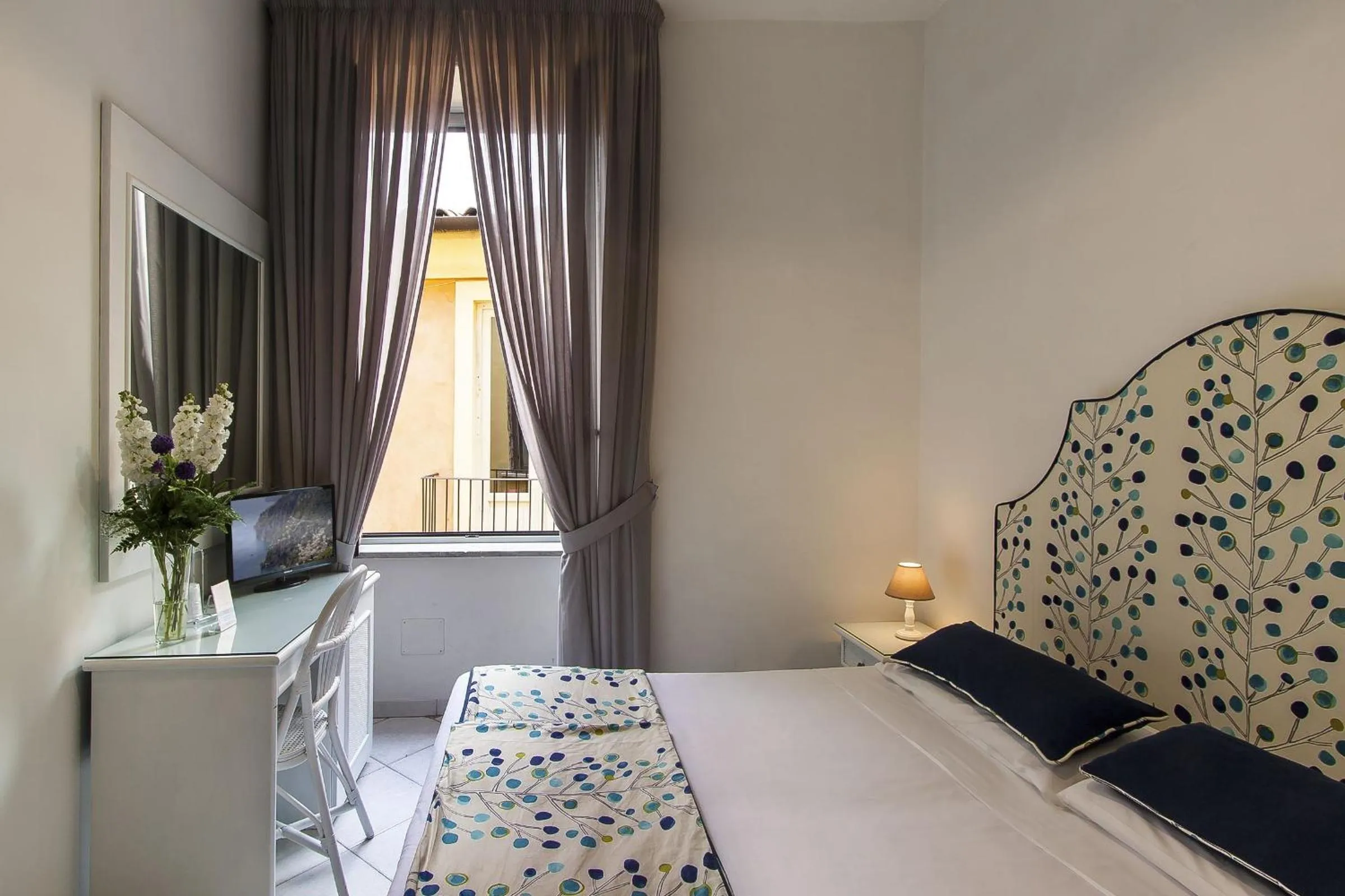 Photo of the whole room, Bed in Palazzo Starace