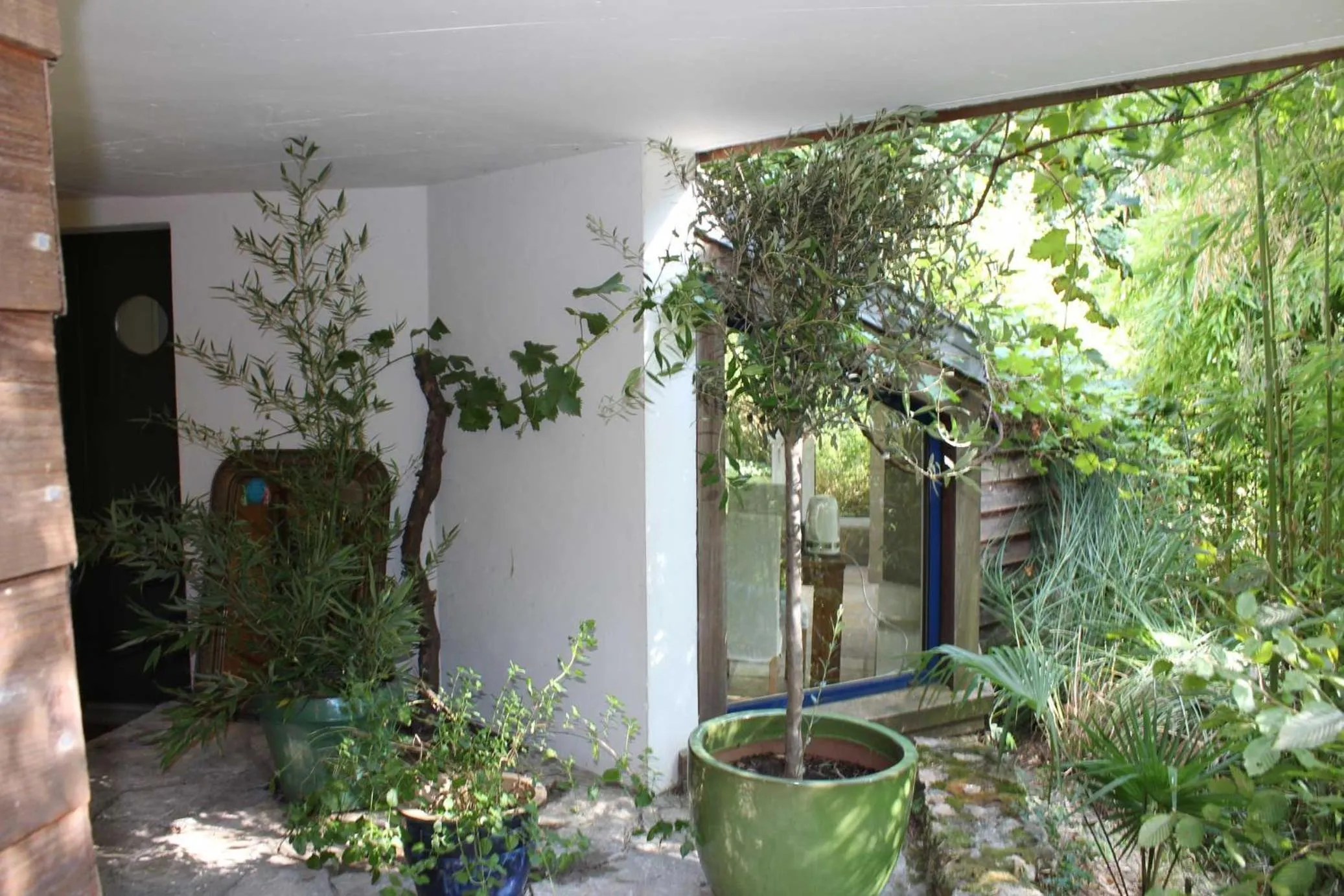Facade/entrance in Maison des Bois