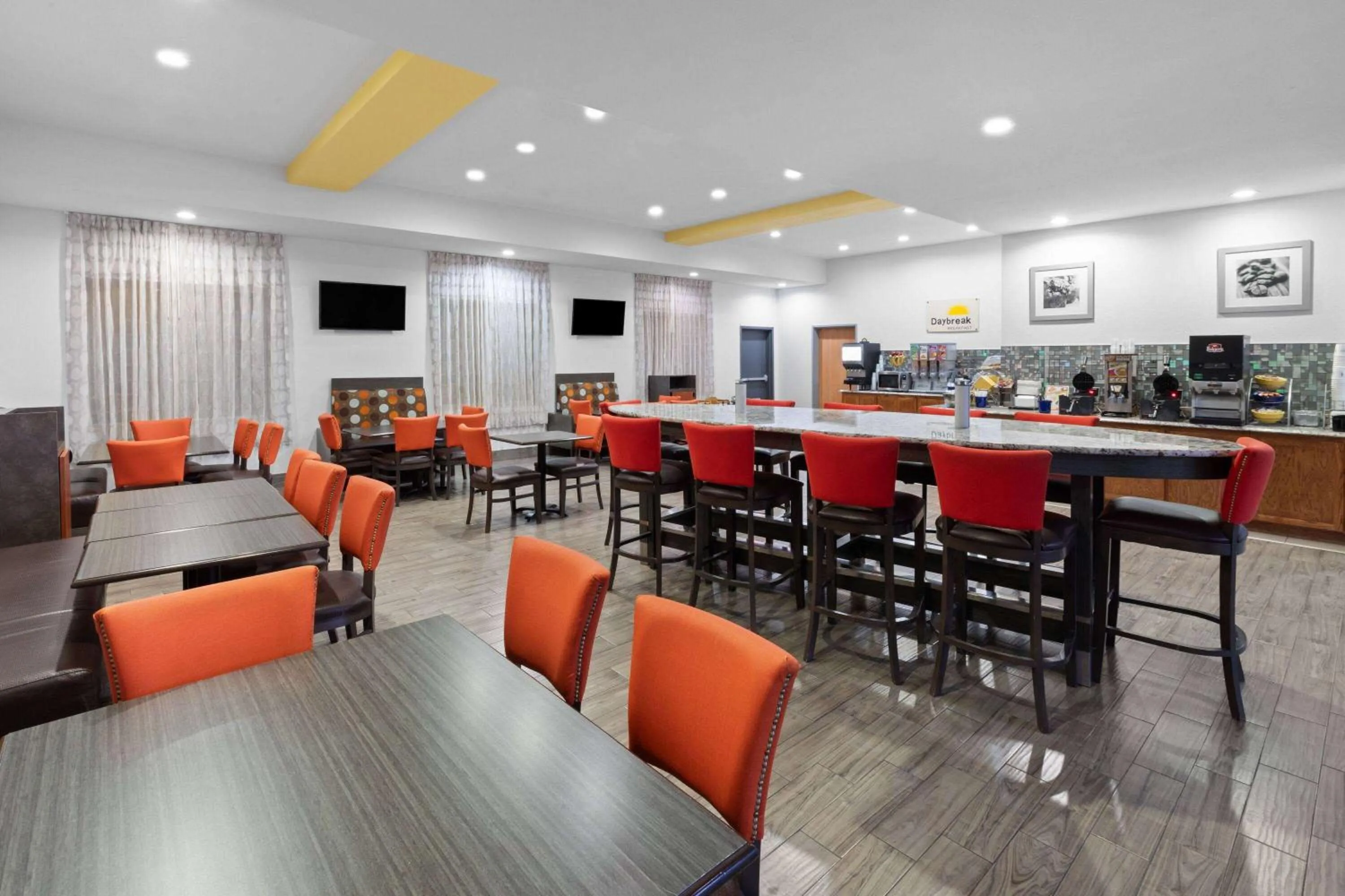 Breakfast in Days Inn & Suites by Wyndham Lubbock Medical Center