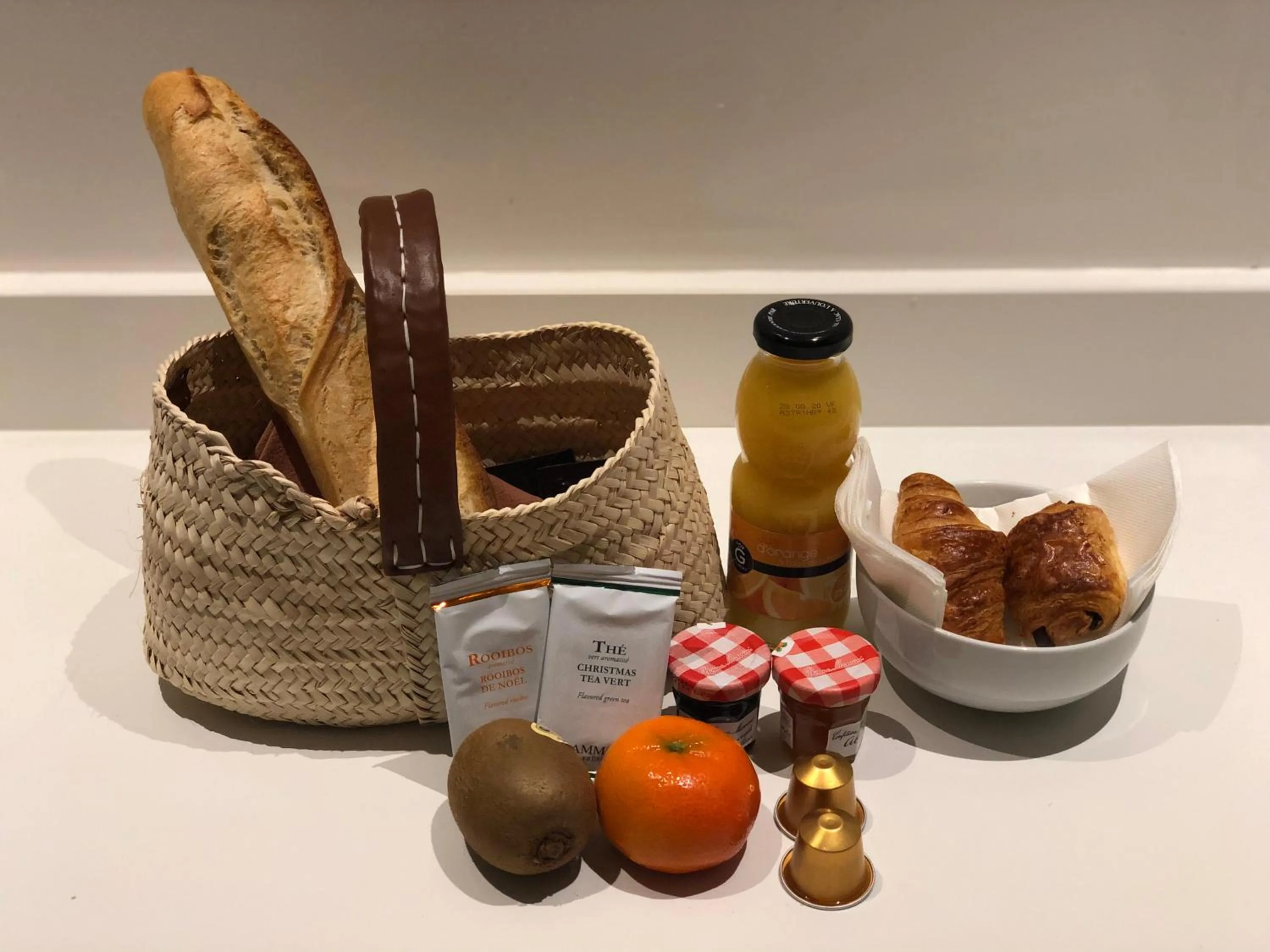 Breakfast in Les Suites de Catherine, la 35