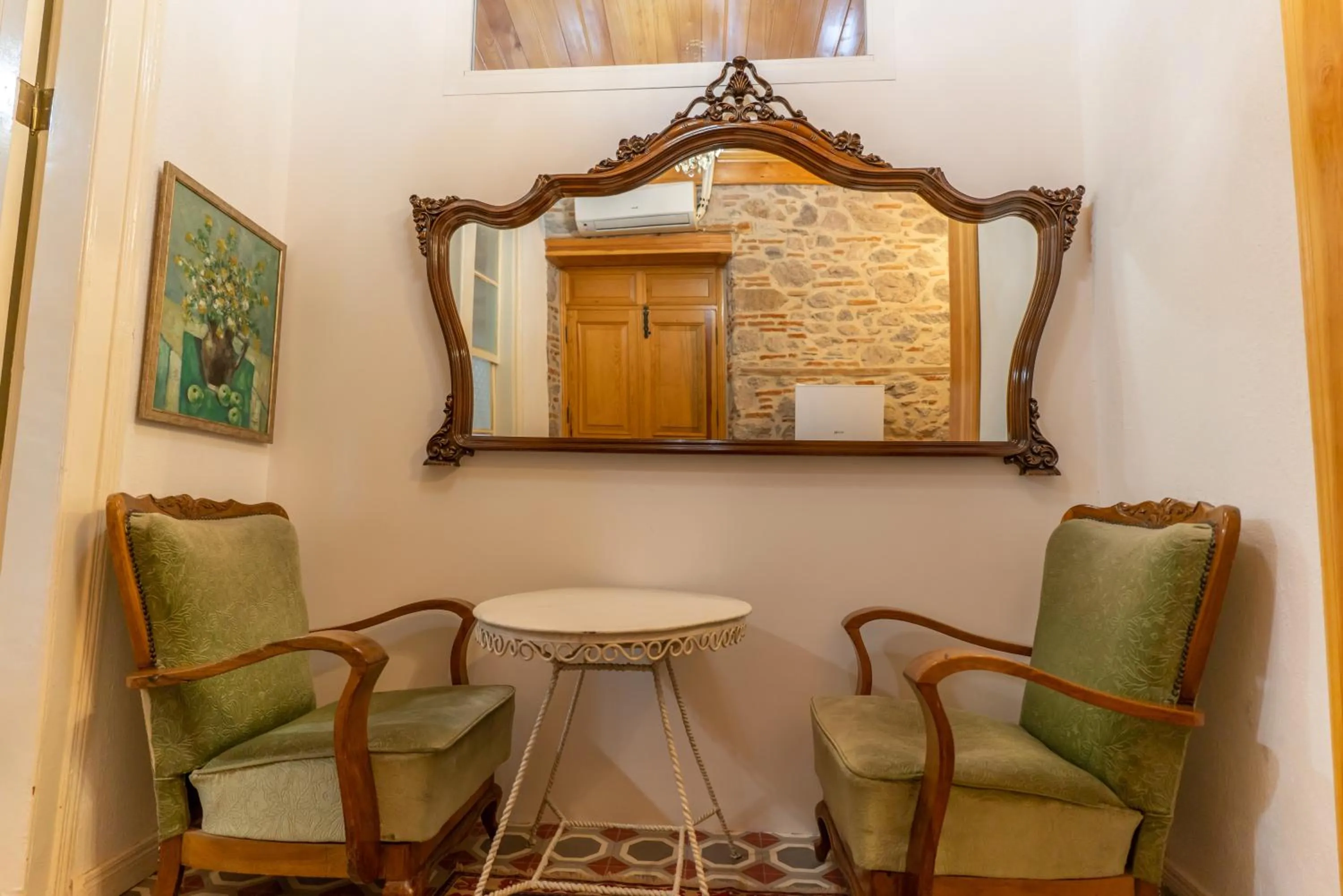 Seating area in Dutlu Konak