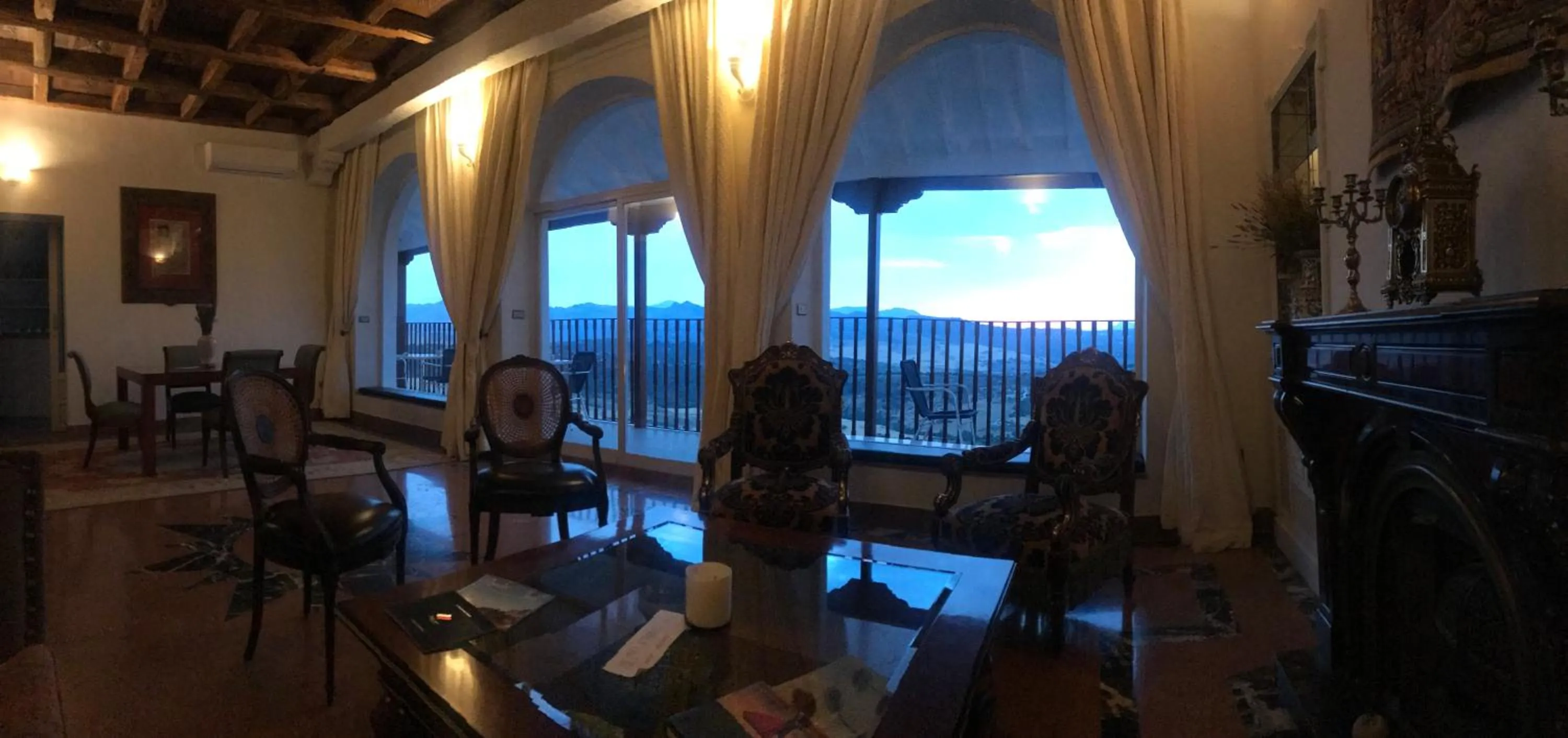 Living room in Casa Palacio VillaZambra