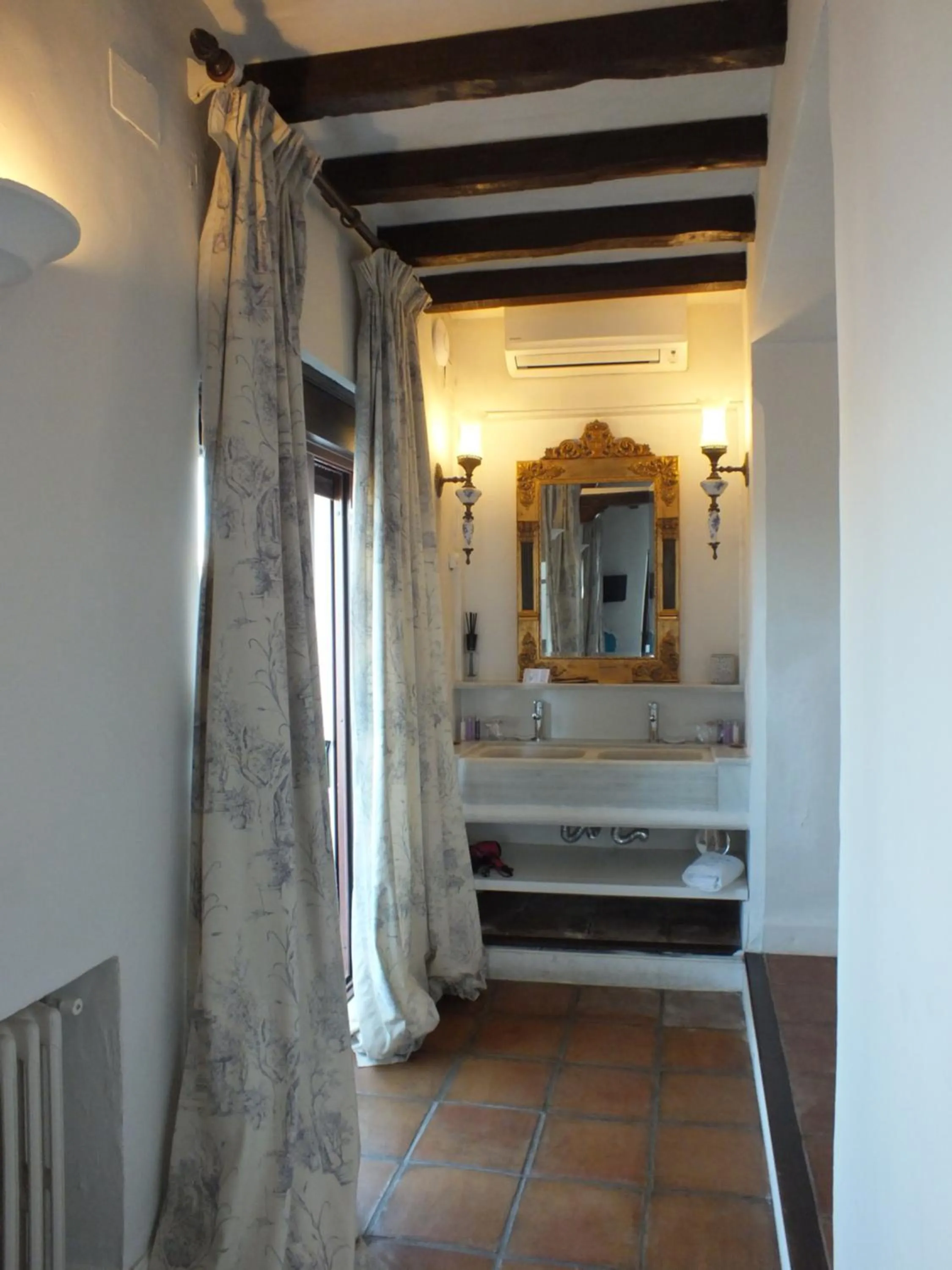 Bathroom in Casa Palacio VillaZambra