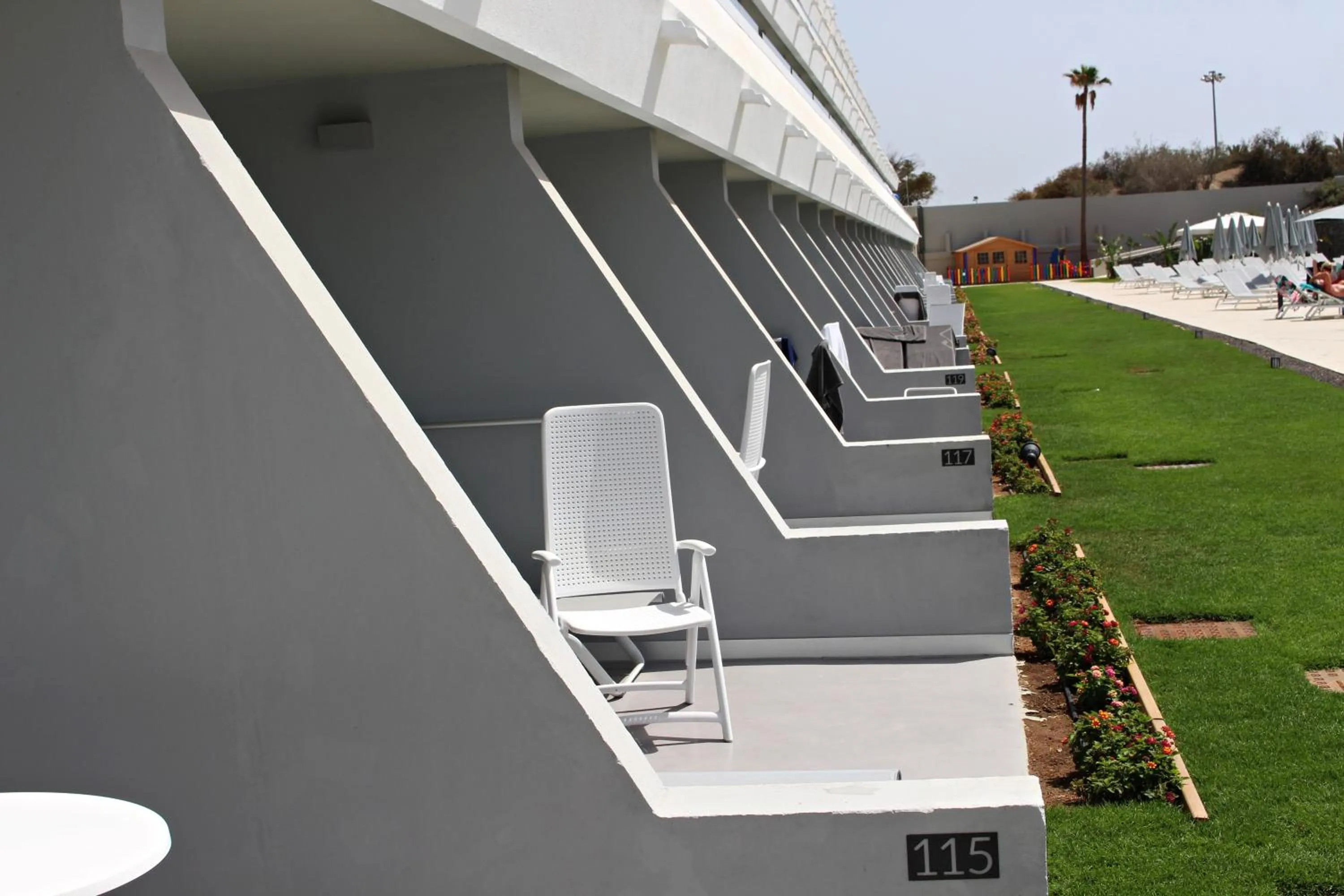 Day in Santa Monica Suites Hotel