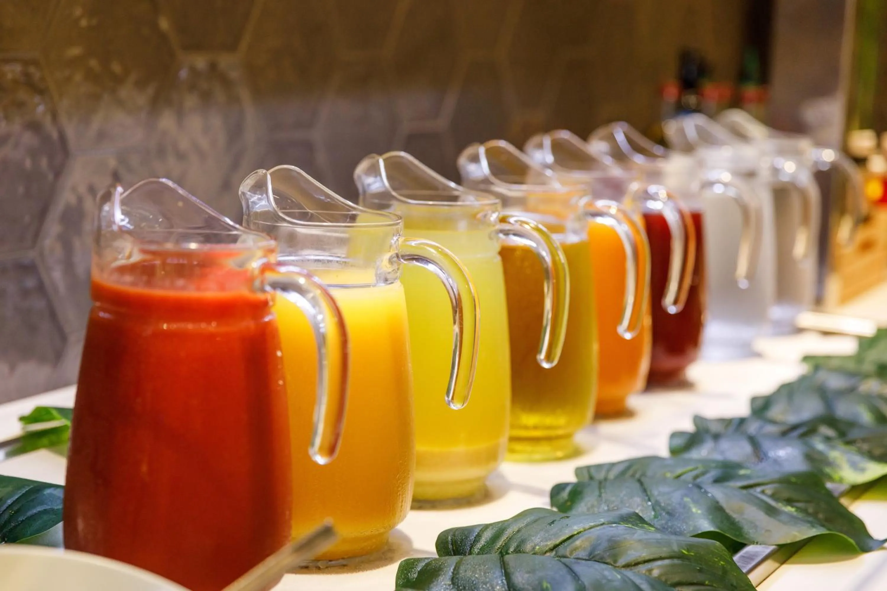 Buffet breakfast in Santa Monica Suites Hotel