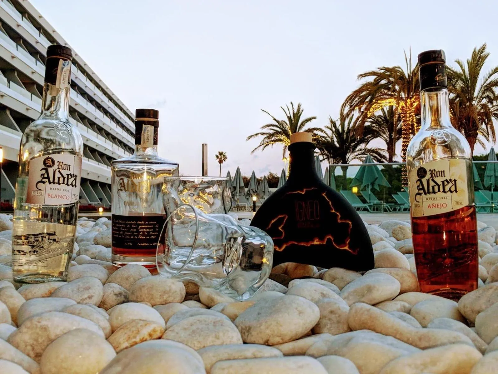 Food and drinks in Santa Monica Suites Hotel