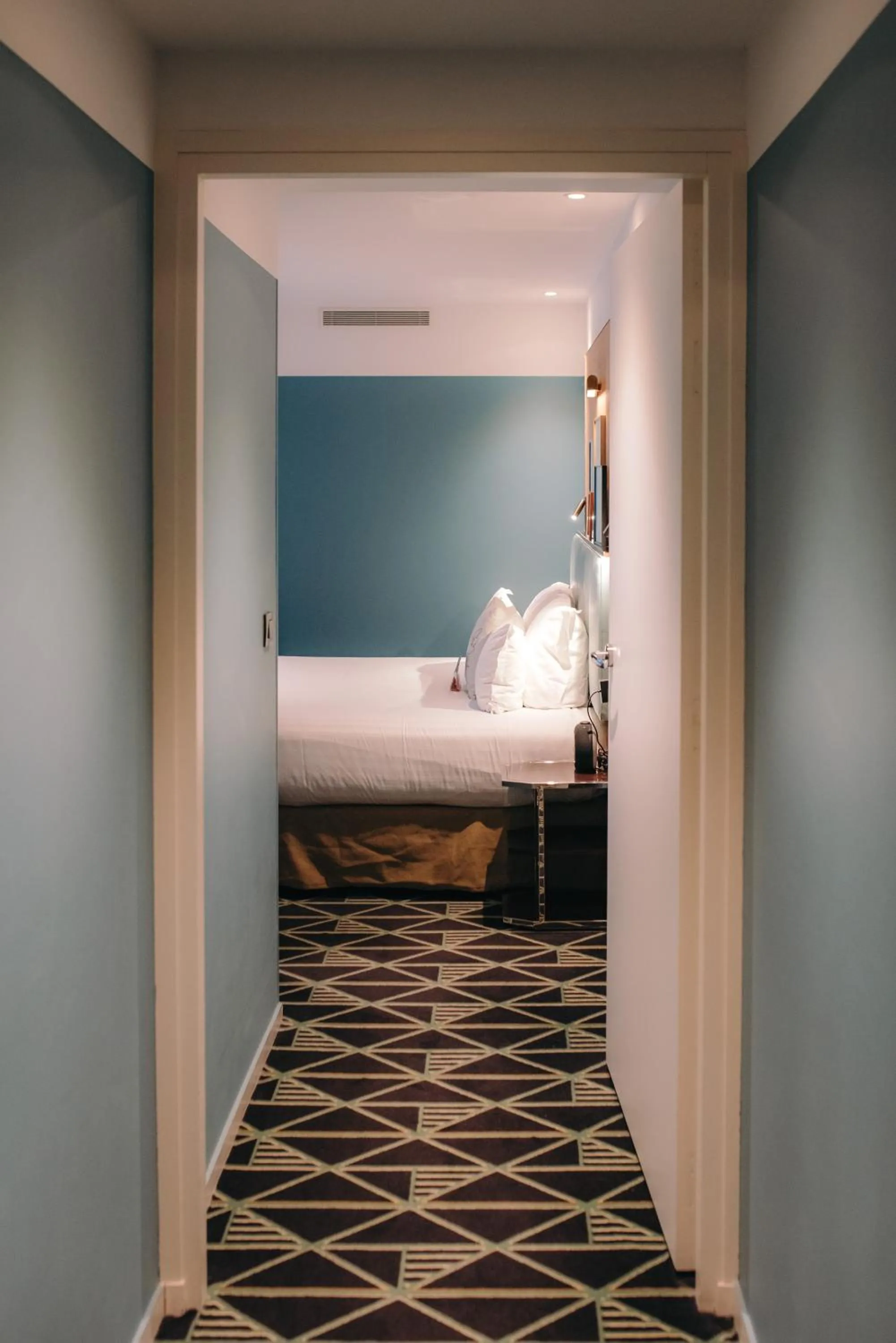 Bed in Hotel Eiffel Blomet