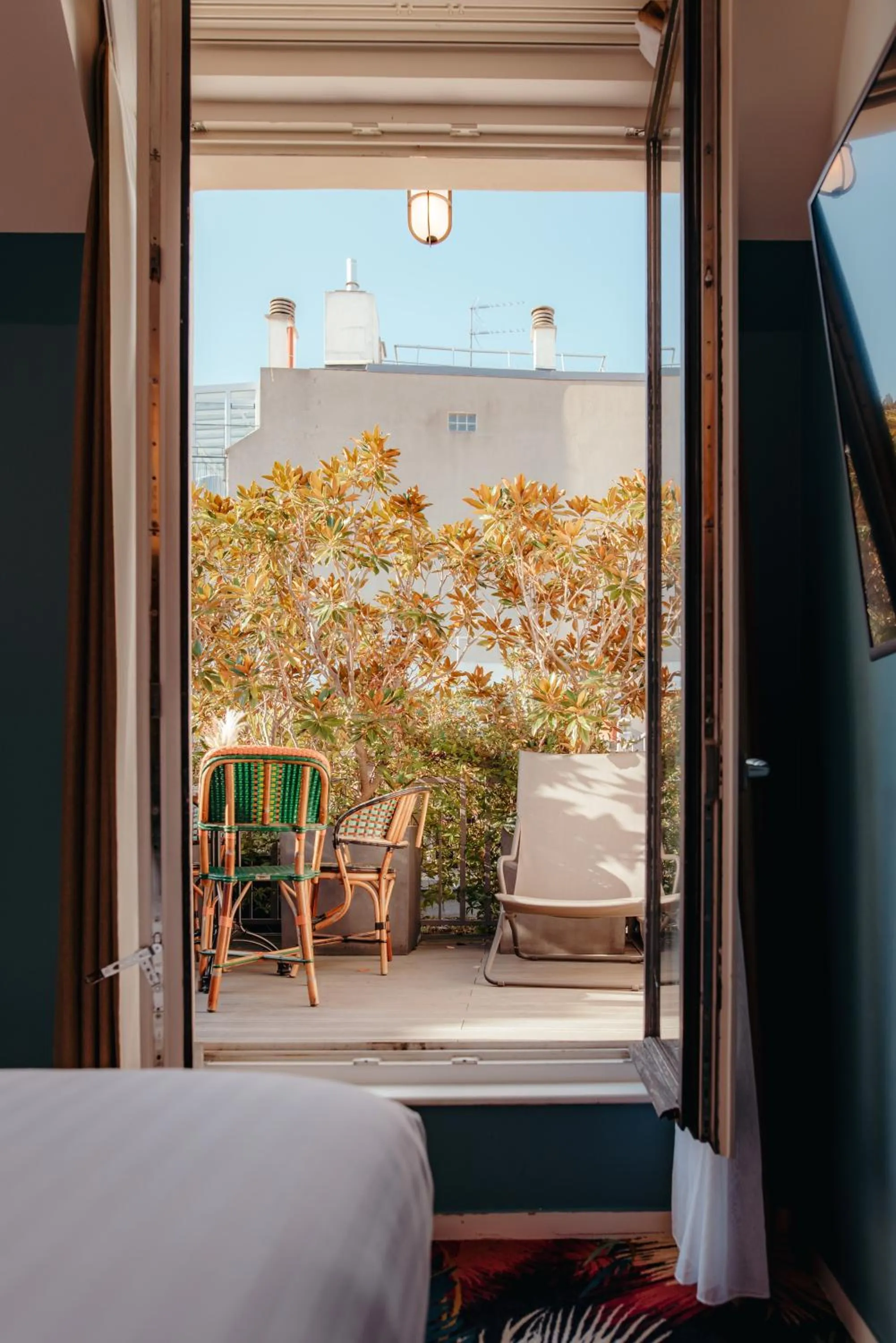 Patio, Bed in Hotel Eiffel Blomet