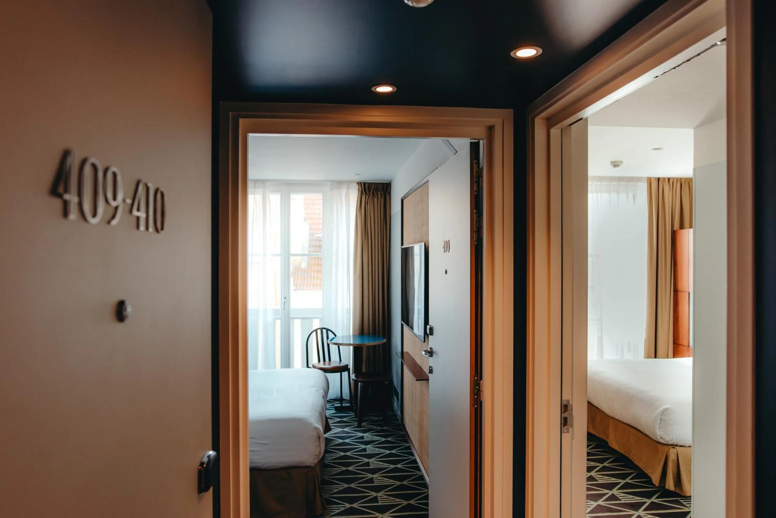 Photo of the whole room, Bed in Hotel Eiffel Blomet