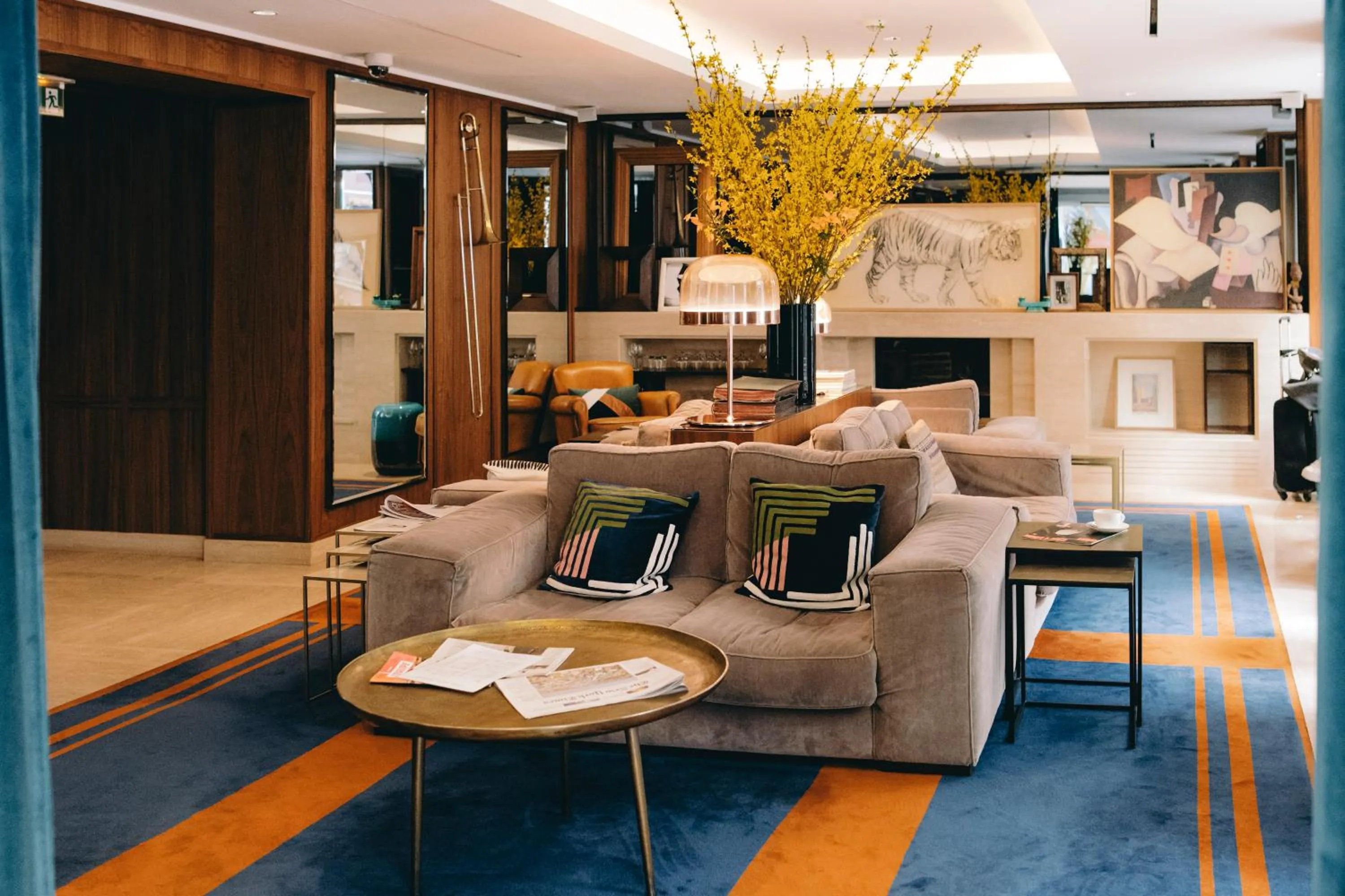 Seating area in Hotel Eiffel Blomet