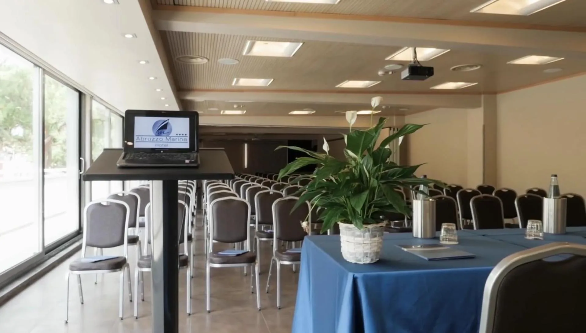 Seating area in Hotel Abruzzo Marina
