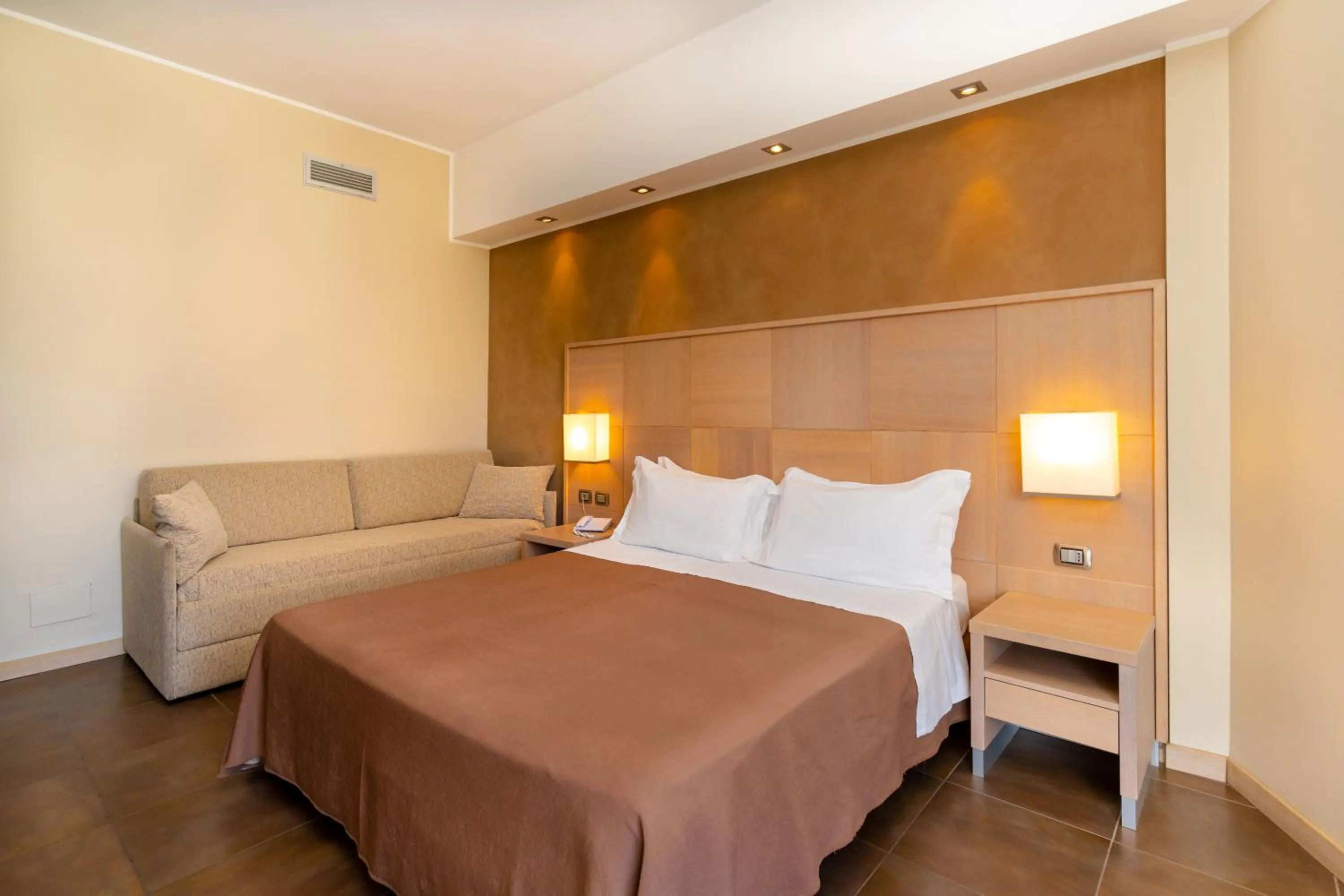 Photo of the whole room, Bed in Hotel Abruzzo Marina
