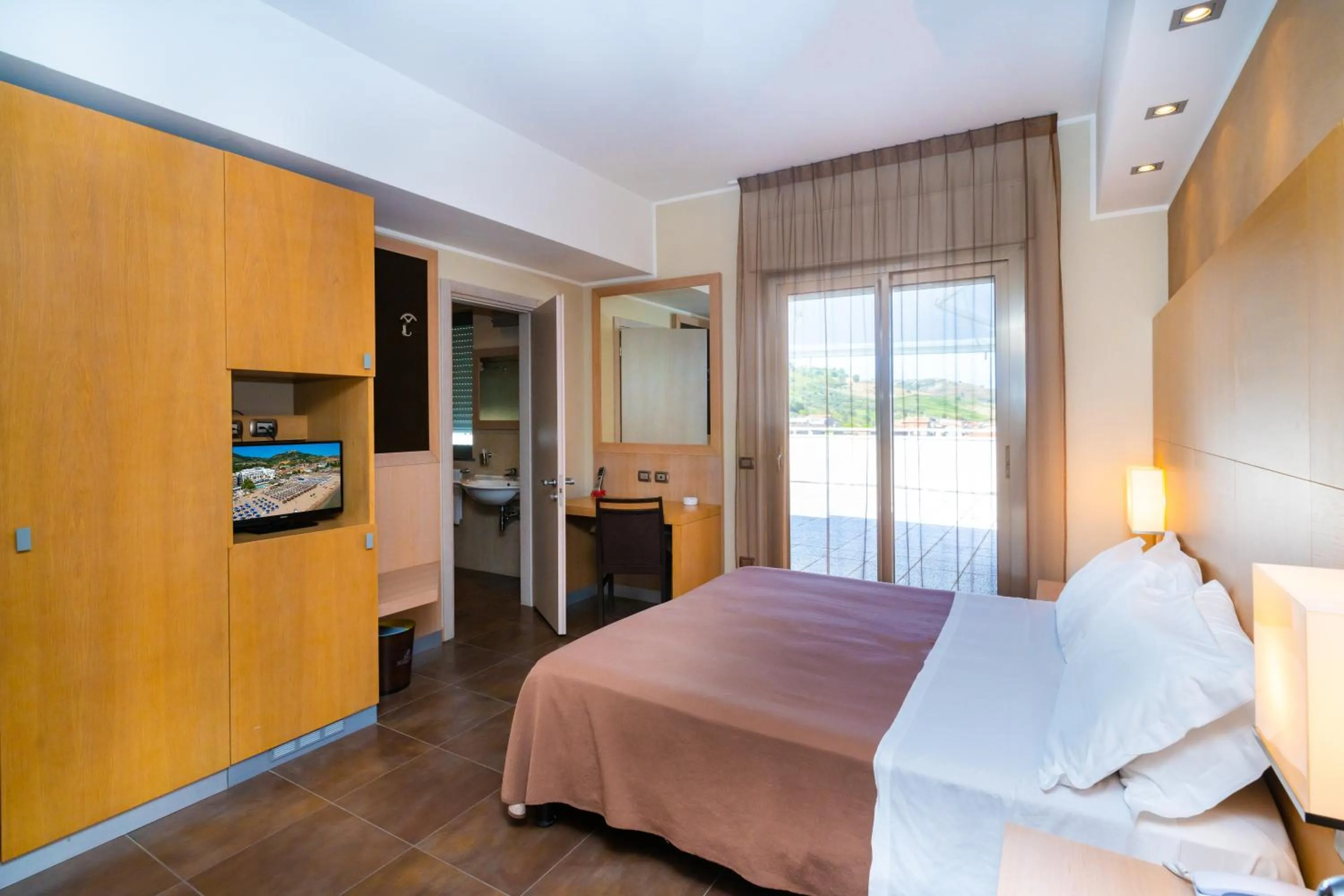 Photo of the whole room, Bed in Hotel Abruzzo Marina