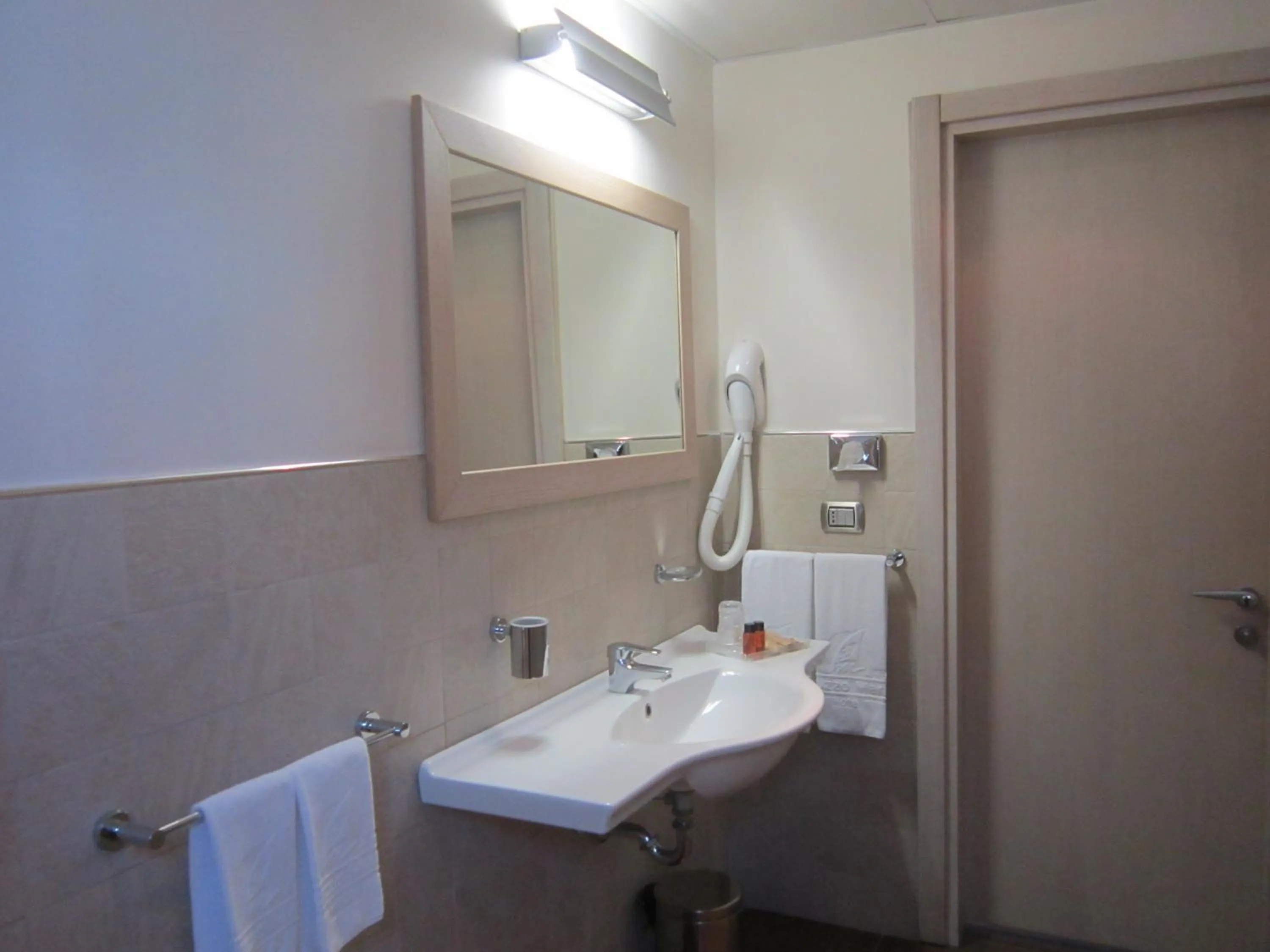 Bathroom in Hotel Abruzzo Marina