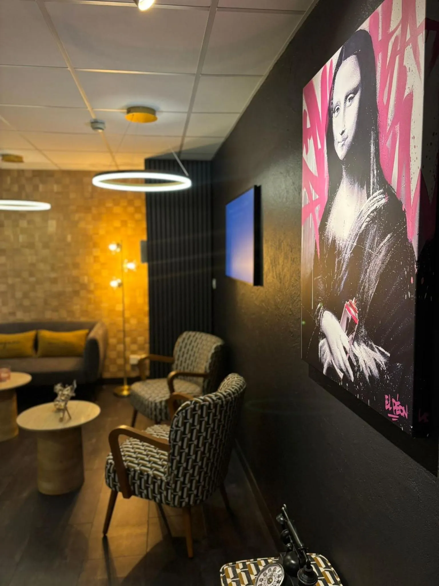 Lobby or reception in Cit'Hotel Le Cheval Blanc, Cognac Centre