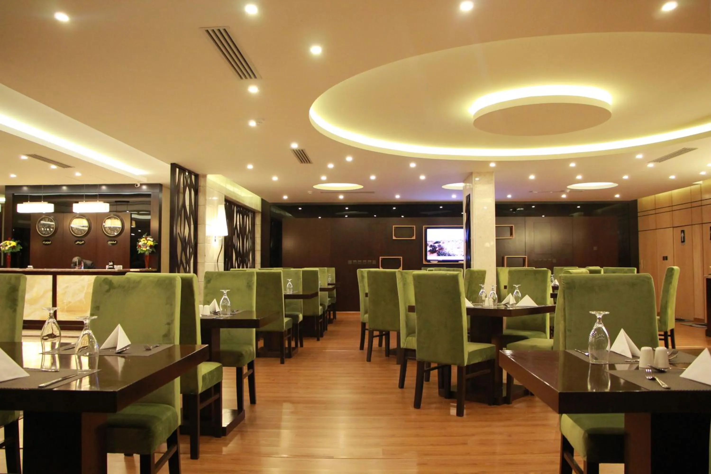 Restaurant/places to eat in AlMuhaidb Residence Alkhafji
