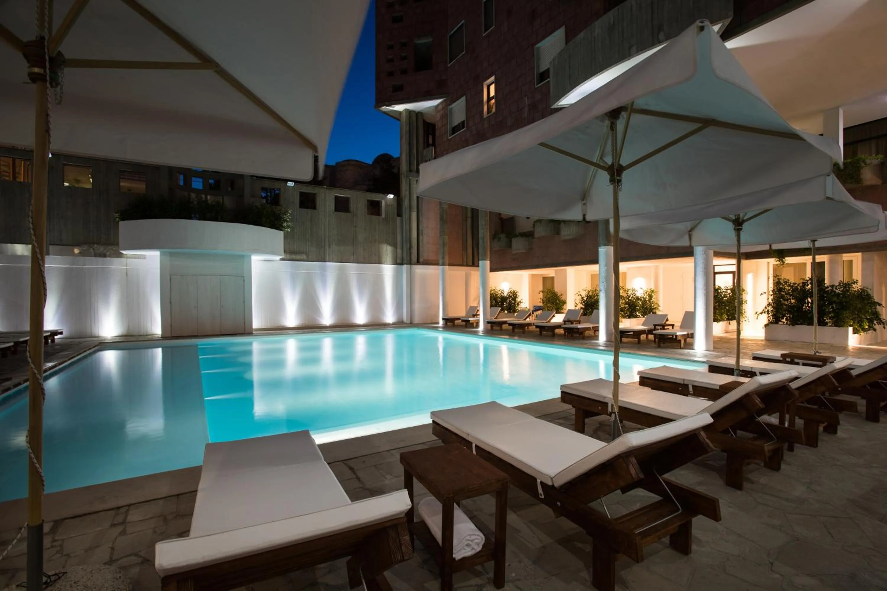 Swimming pool in Seven Suite B&B