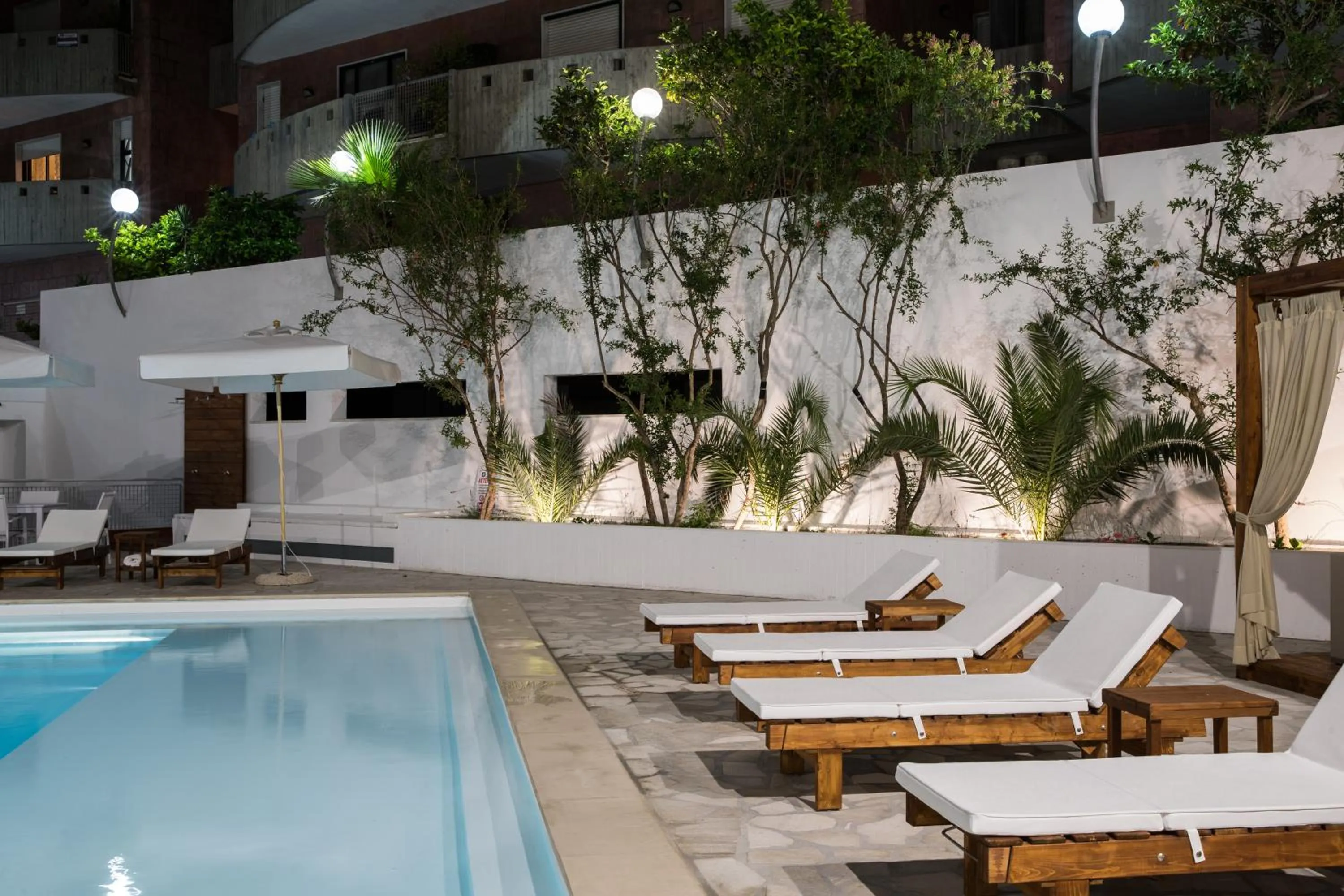 Swimming pool in Seven Suite B&B