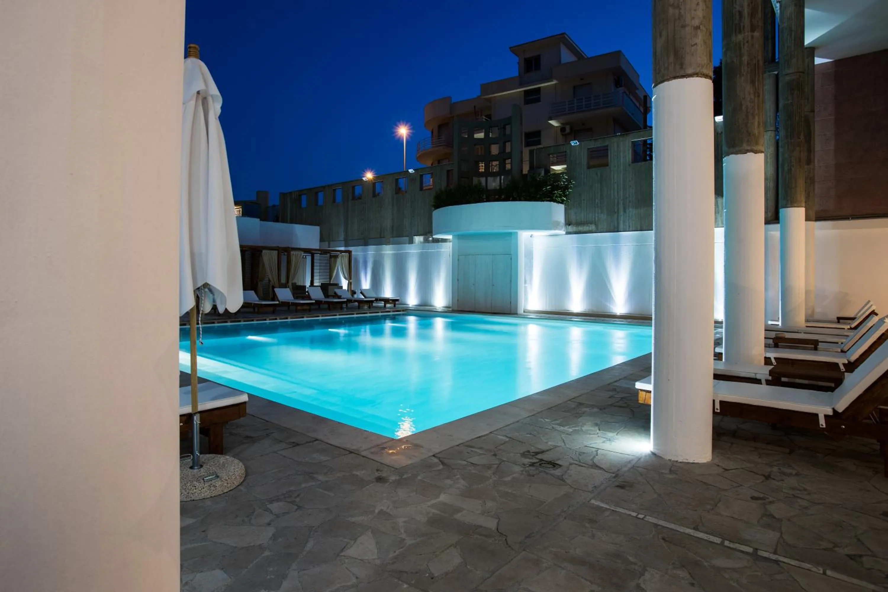 Swimming pool in Seven Suite B&B