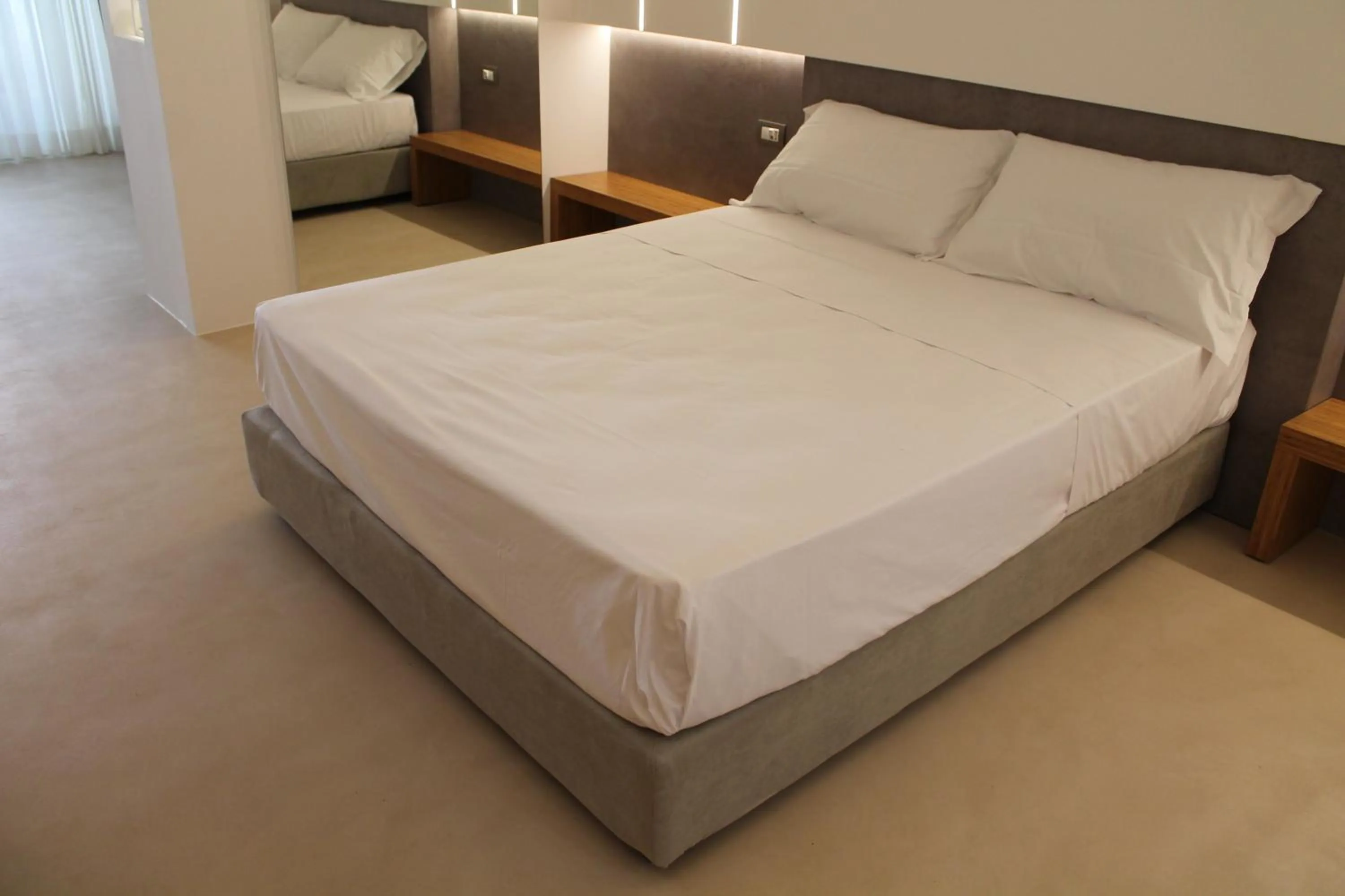 Photo of the whole room, Bed in Seven Suite B&B