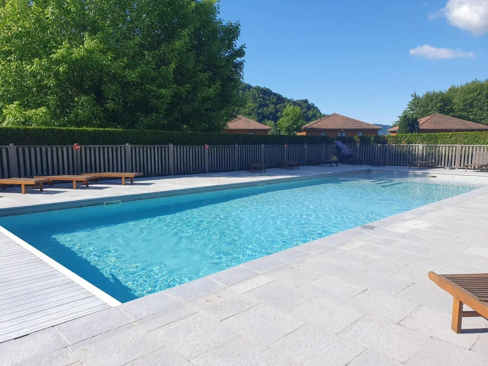 Swimming pool in Lac des Graves